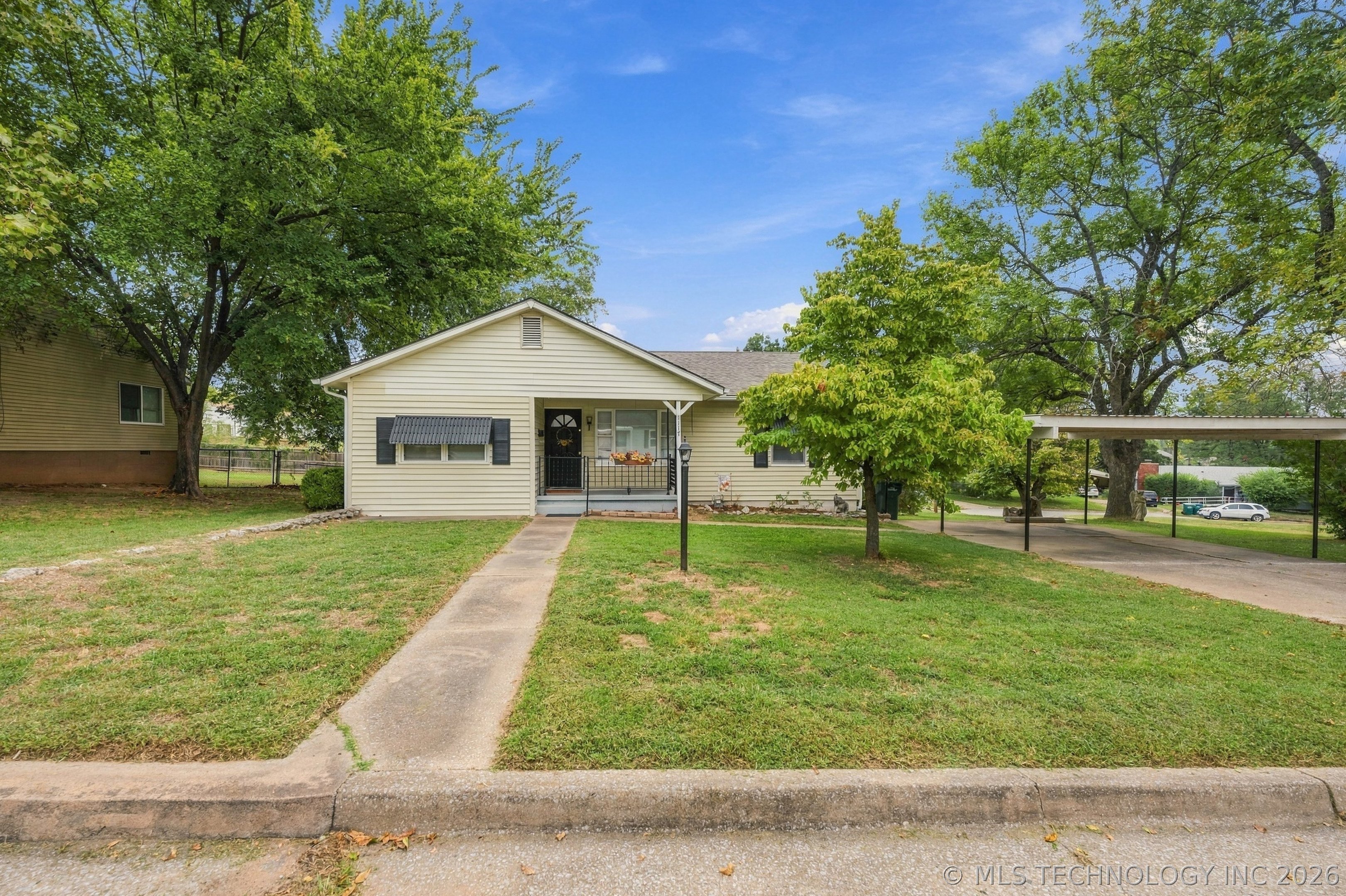 1117 Pin Oak Court — photo