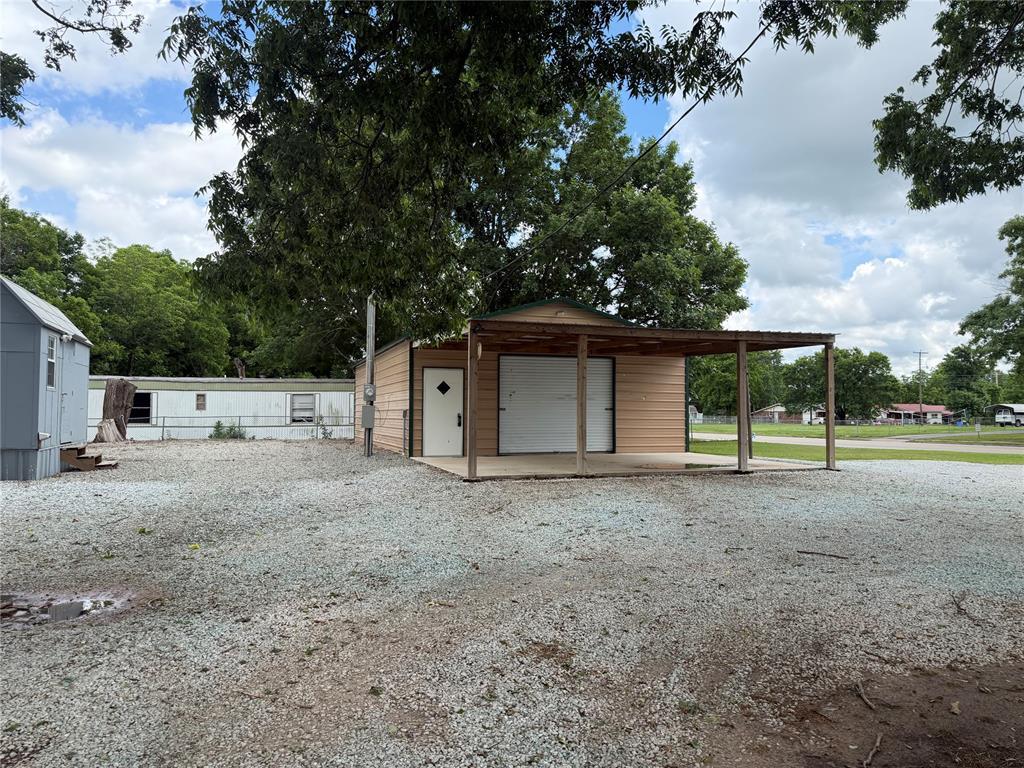 306 E Gentry, Checotah, OK 74426 — photo 2