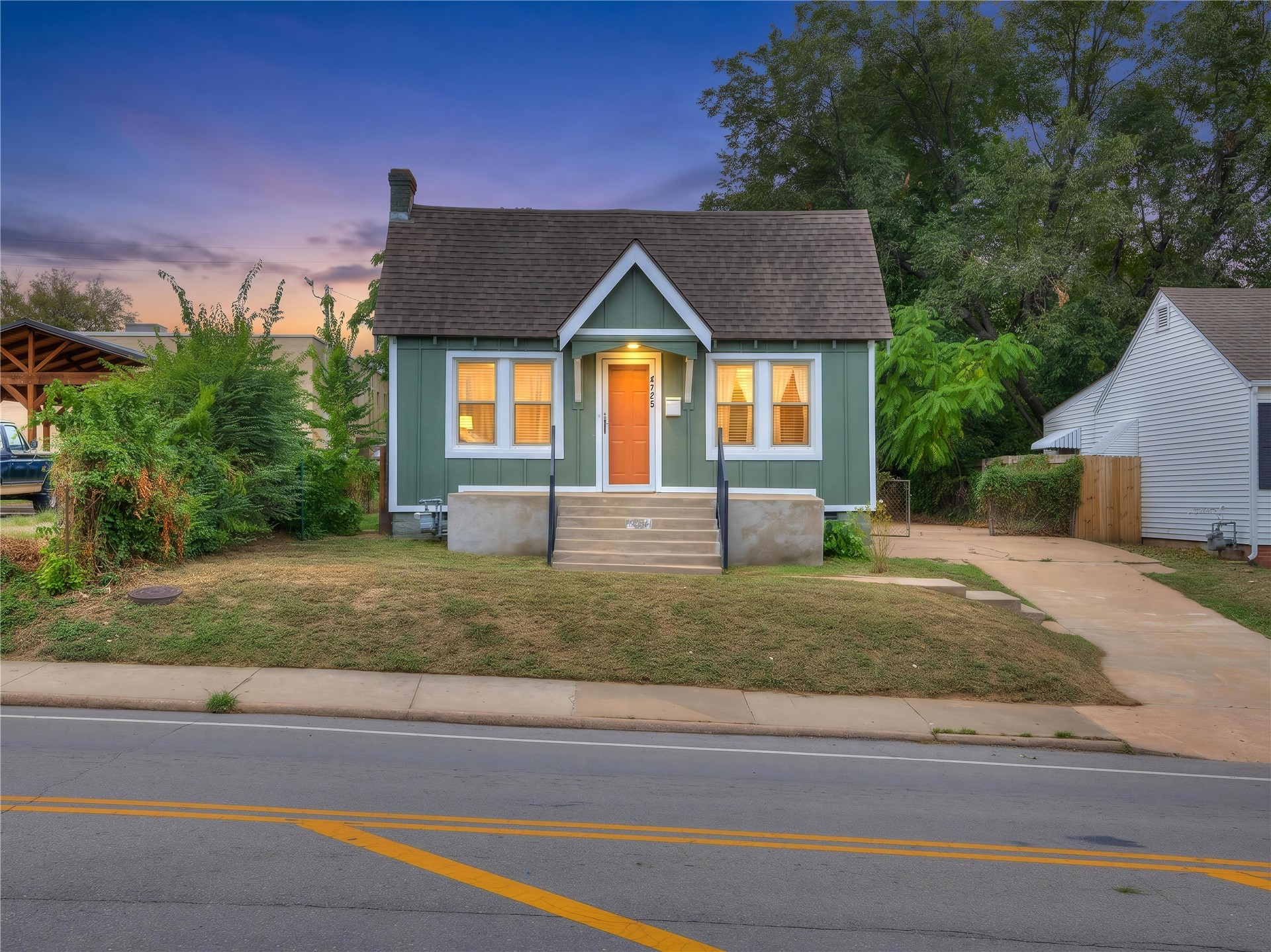 4728 E 4th Place — photo