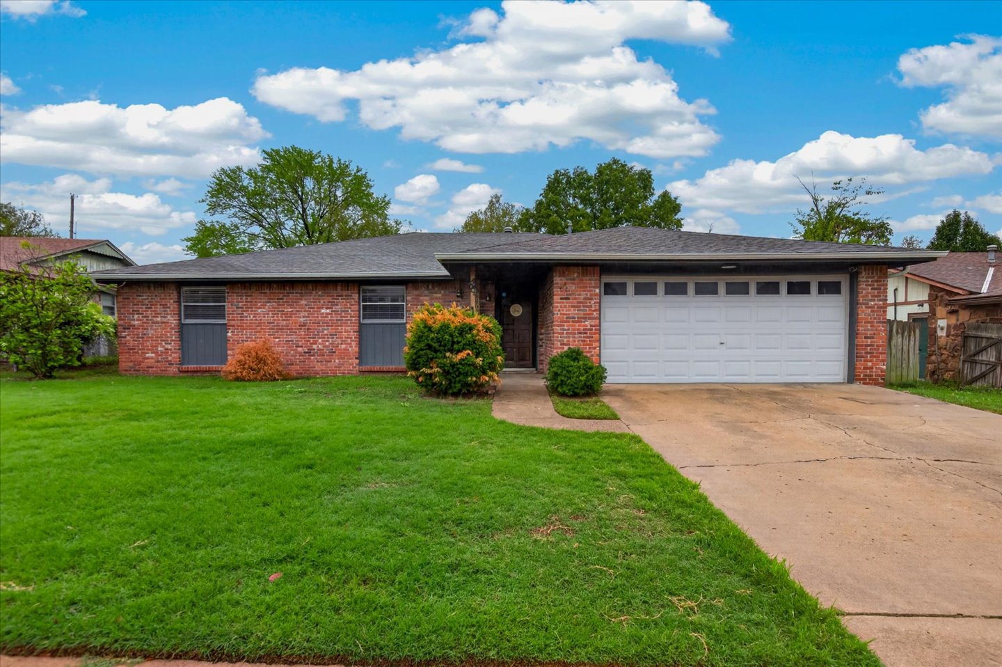 4901 Rolling Meadows Road — photo