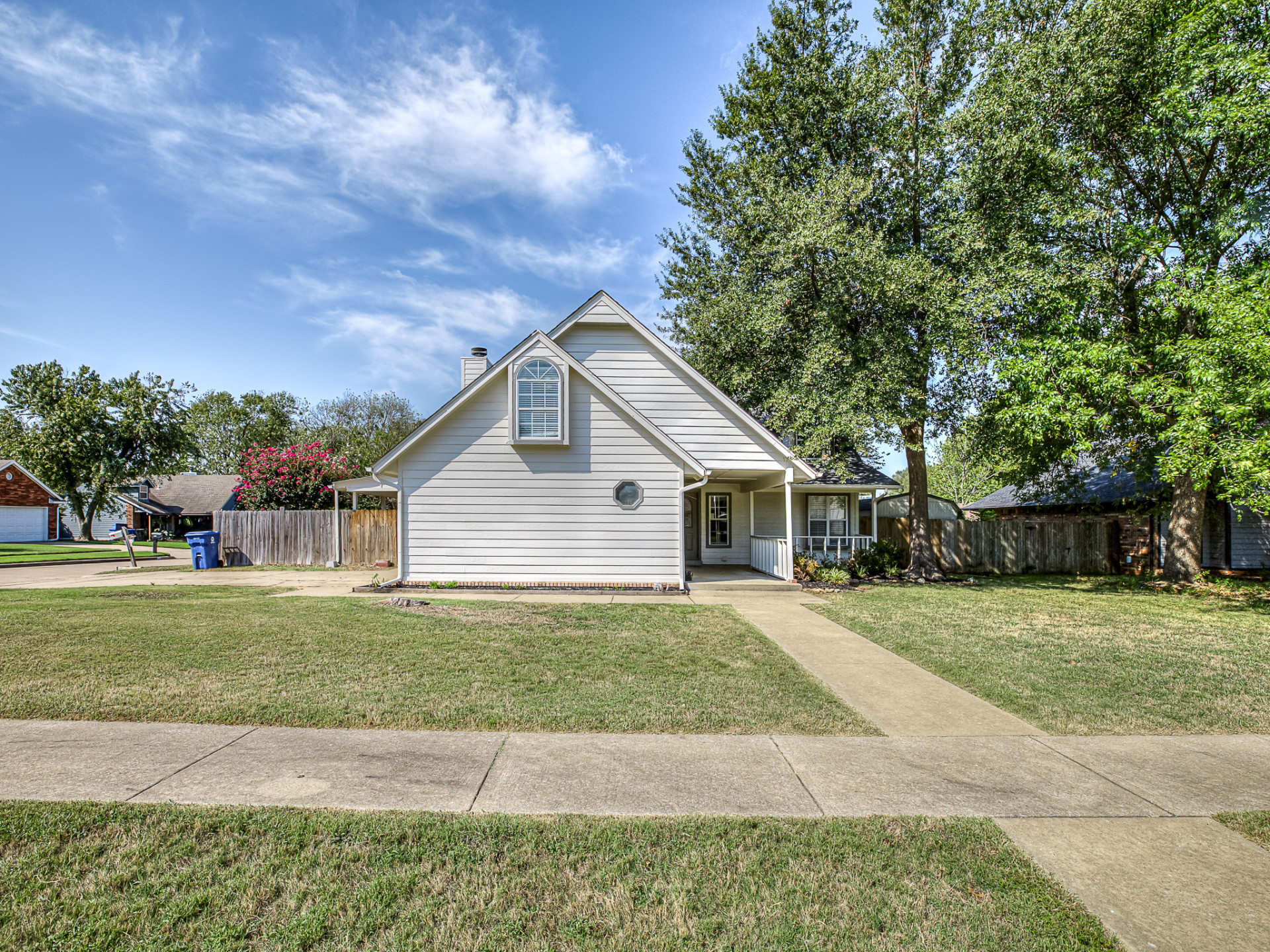 2900 E Reno Street — photo