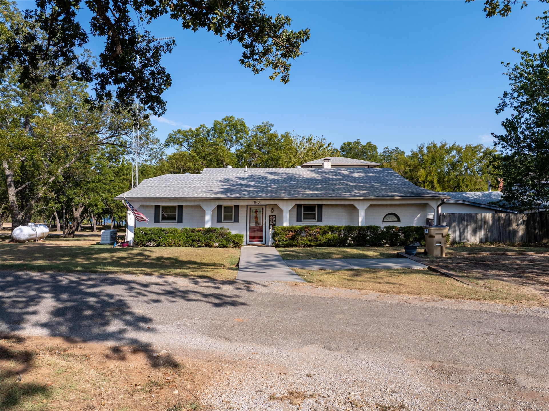 7410 Grapevine Drive — photo