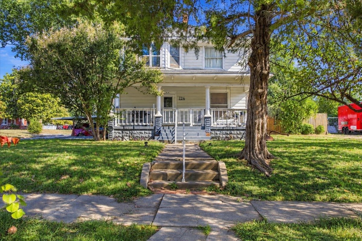 724 W Cedar Street — photo