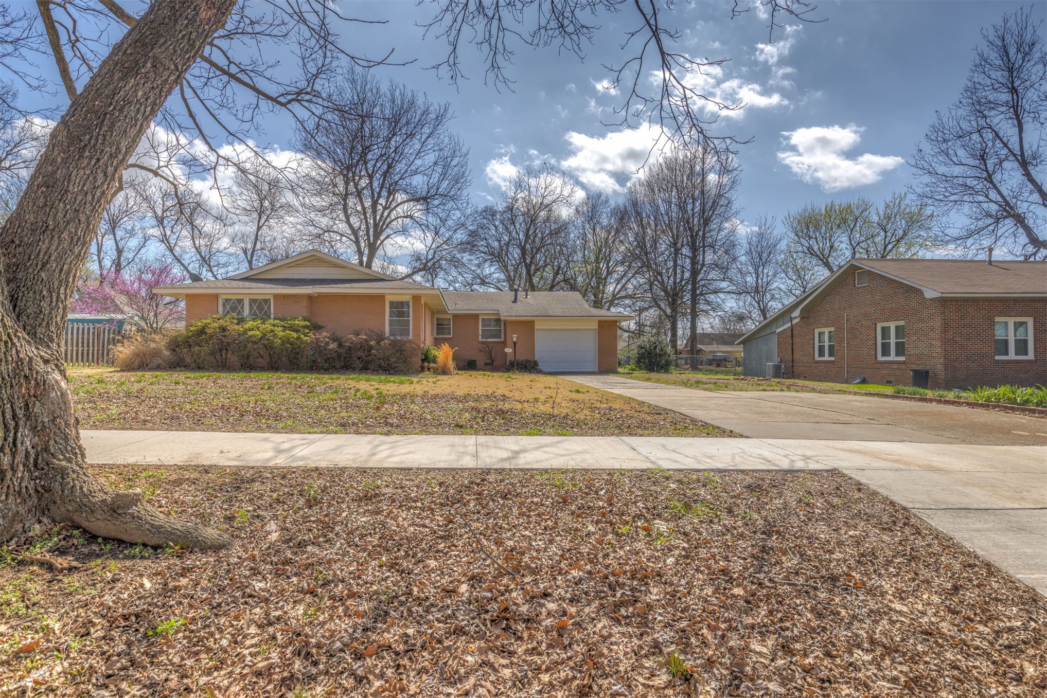 316 E Pecan Street — photo
