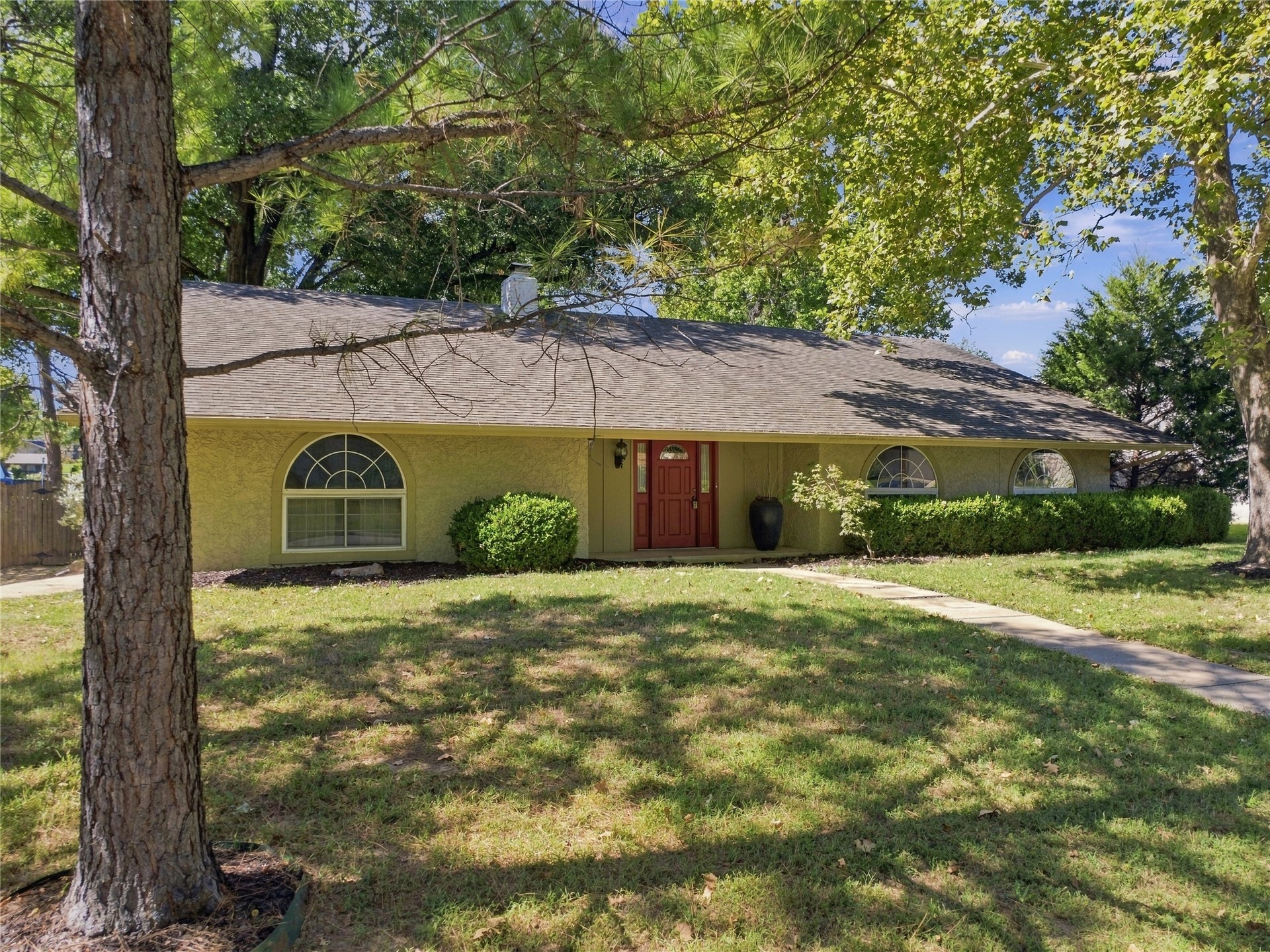 8130 S Florence Place — photo