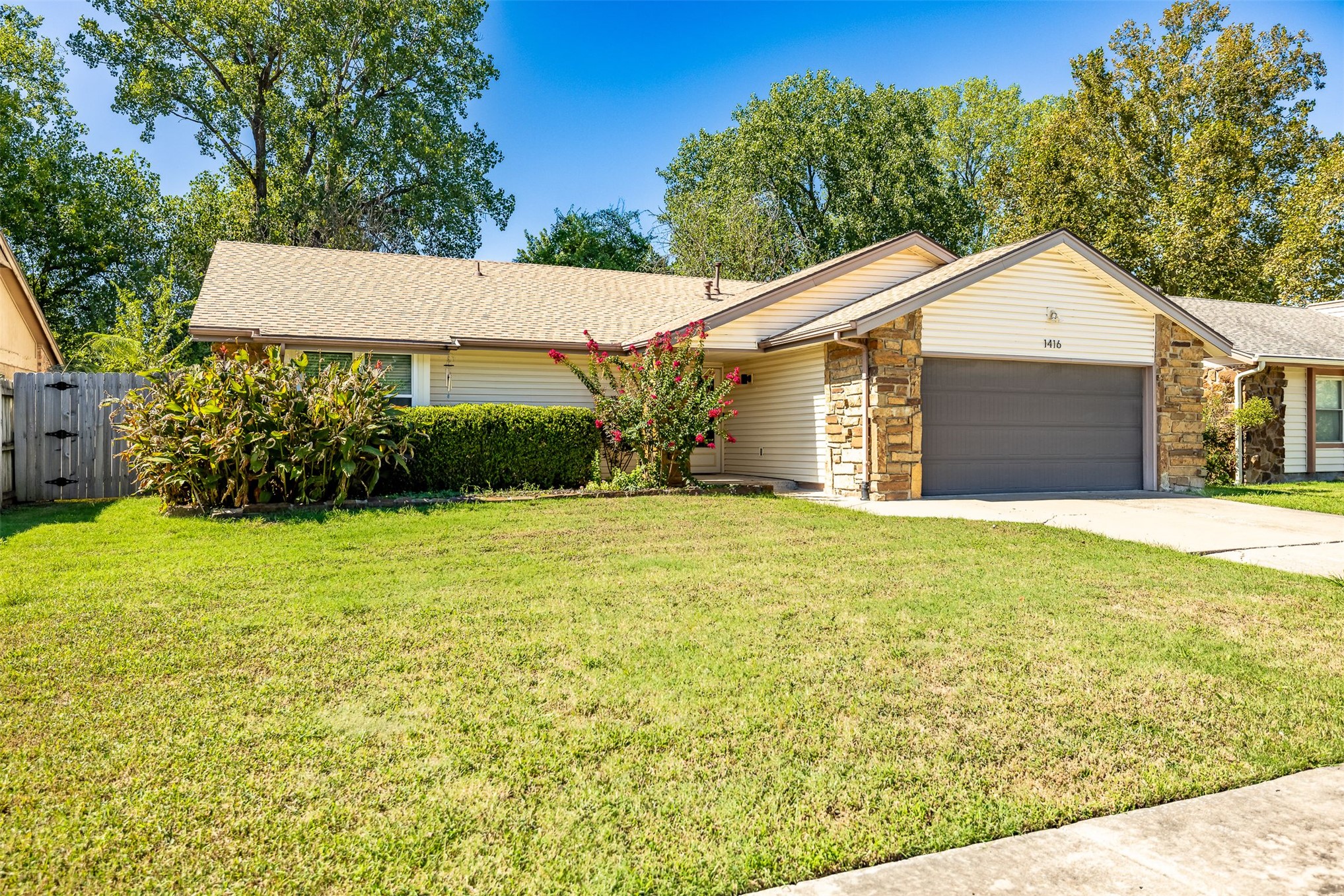 1416 N Juniper Place — photo