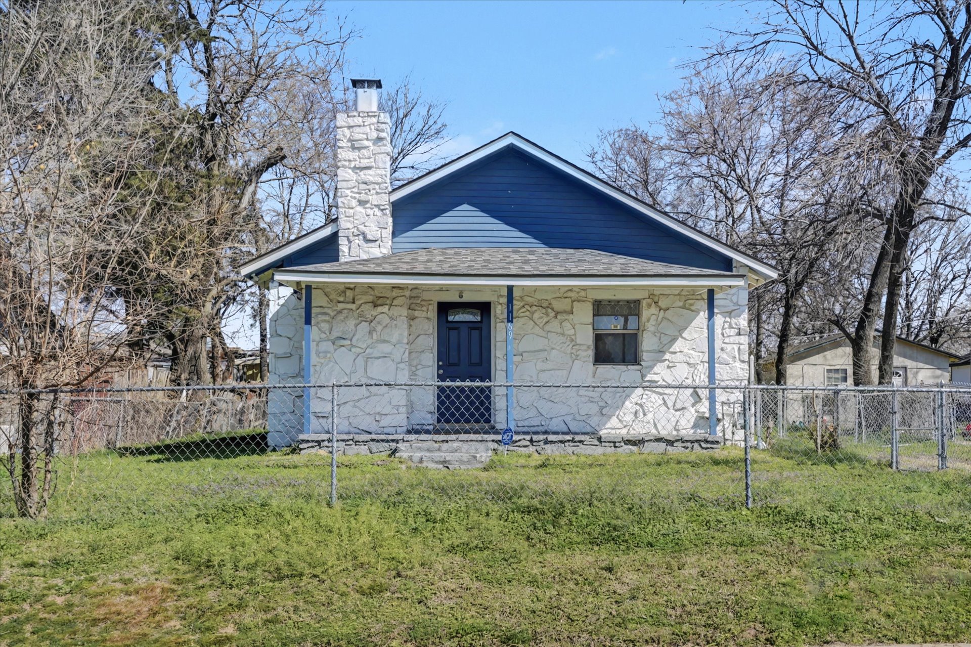 1169 N Atlanta Place — photo