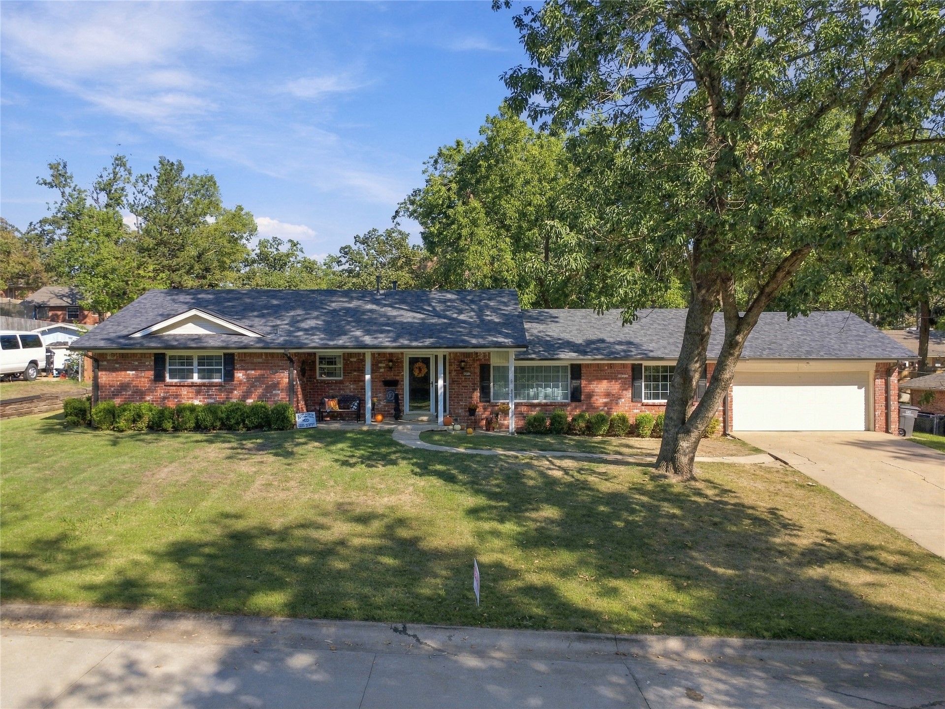 1352 Evergreen Drive — photo