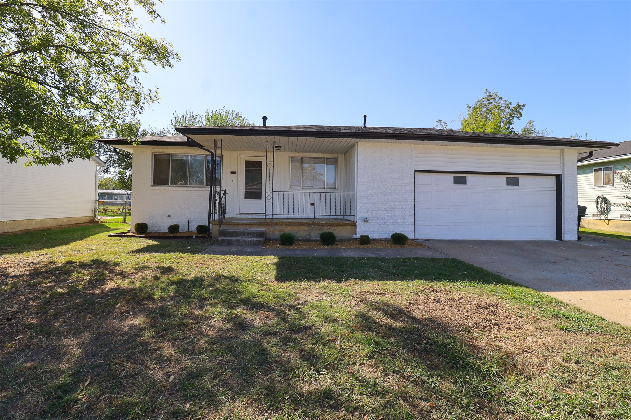 810 N Dogwood Street — photo