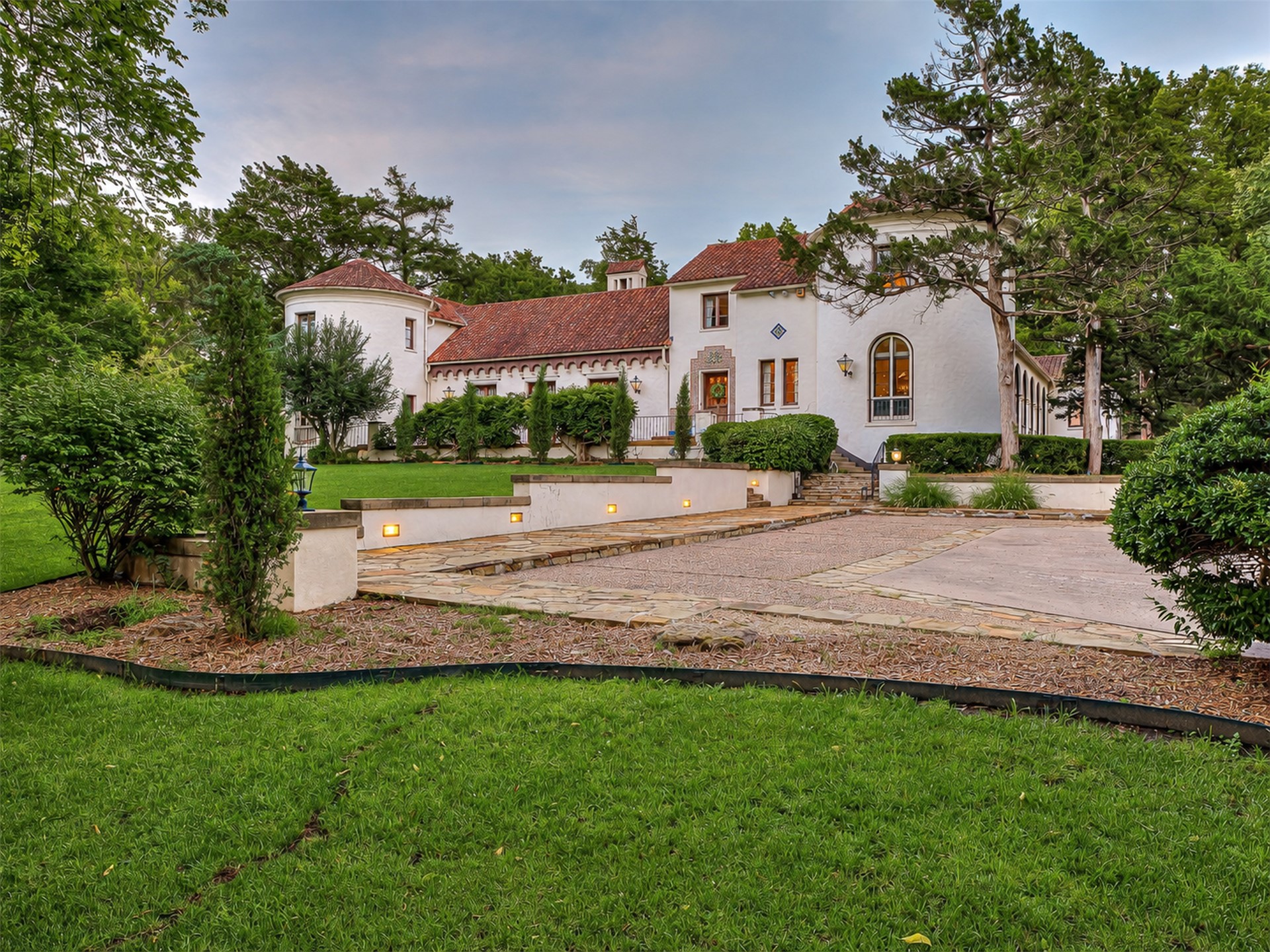 2400 Terrace Drive — photo