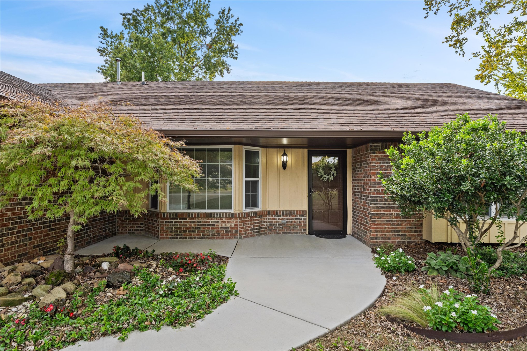 1761 SE Orchard Lane — photo