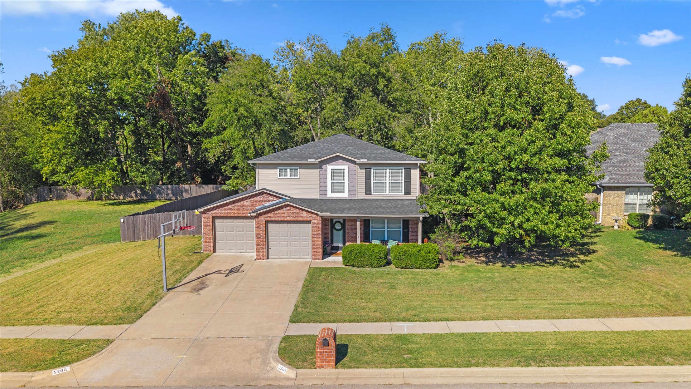 5208 Richmond Drive — photo