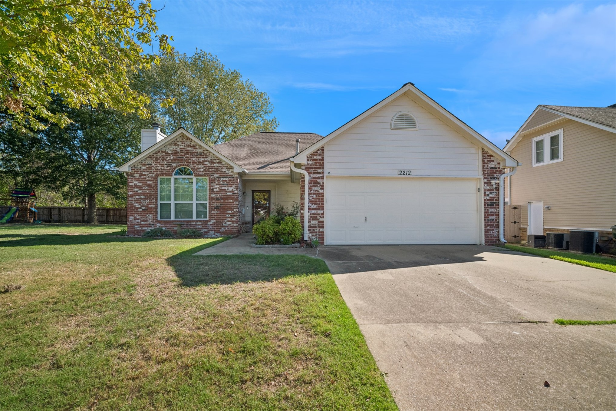 2212 SW Wolf Run Court — photo