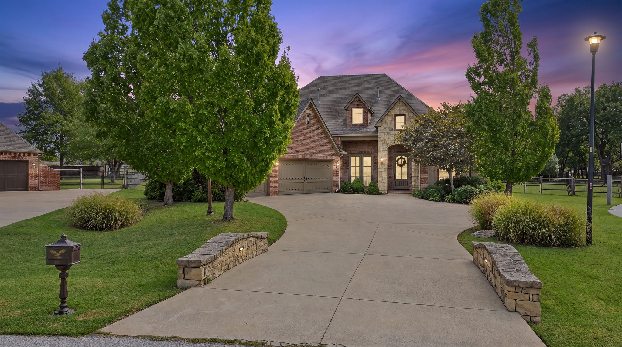 6805 Goldfinch Court — photo