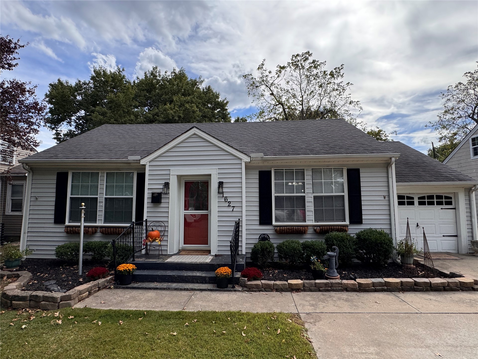 1627 Irving Street — photo