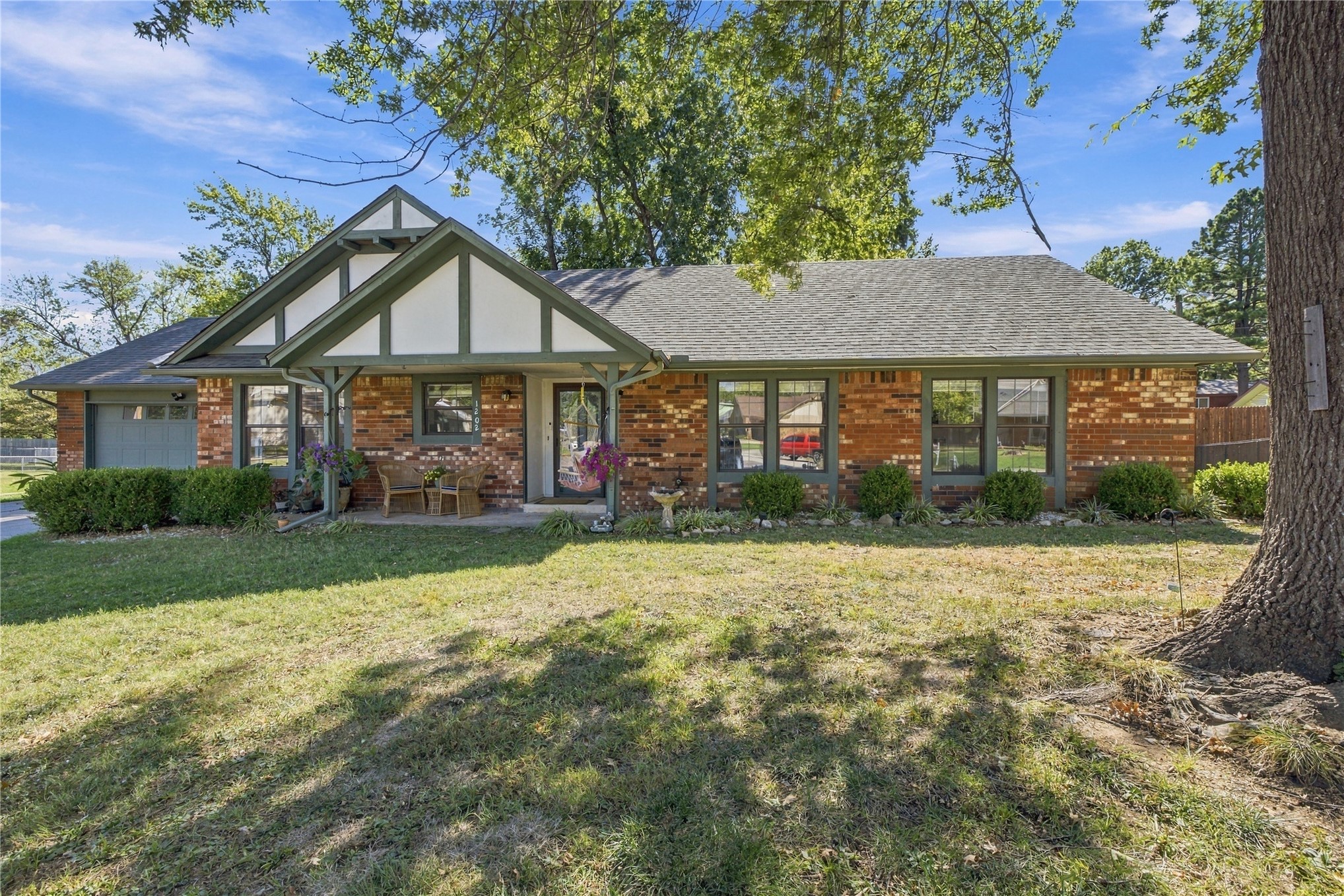 1202 Oklahoma Place — photo