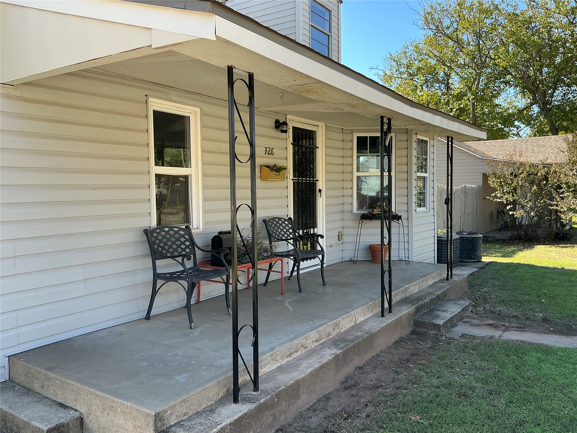 726 W Apache, Purcell, OK 73080 — photo 2