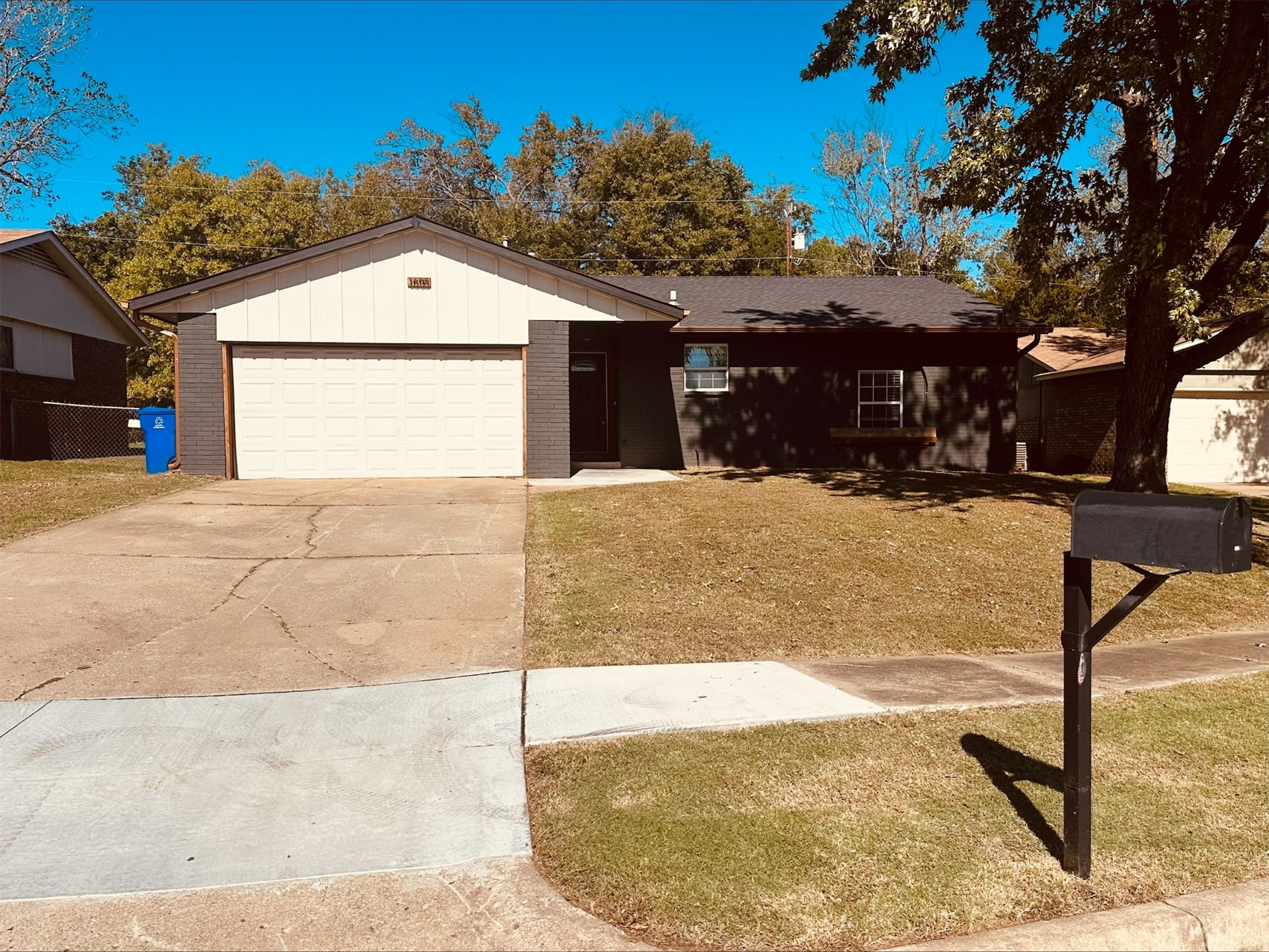 1605 S 6th Place — photo