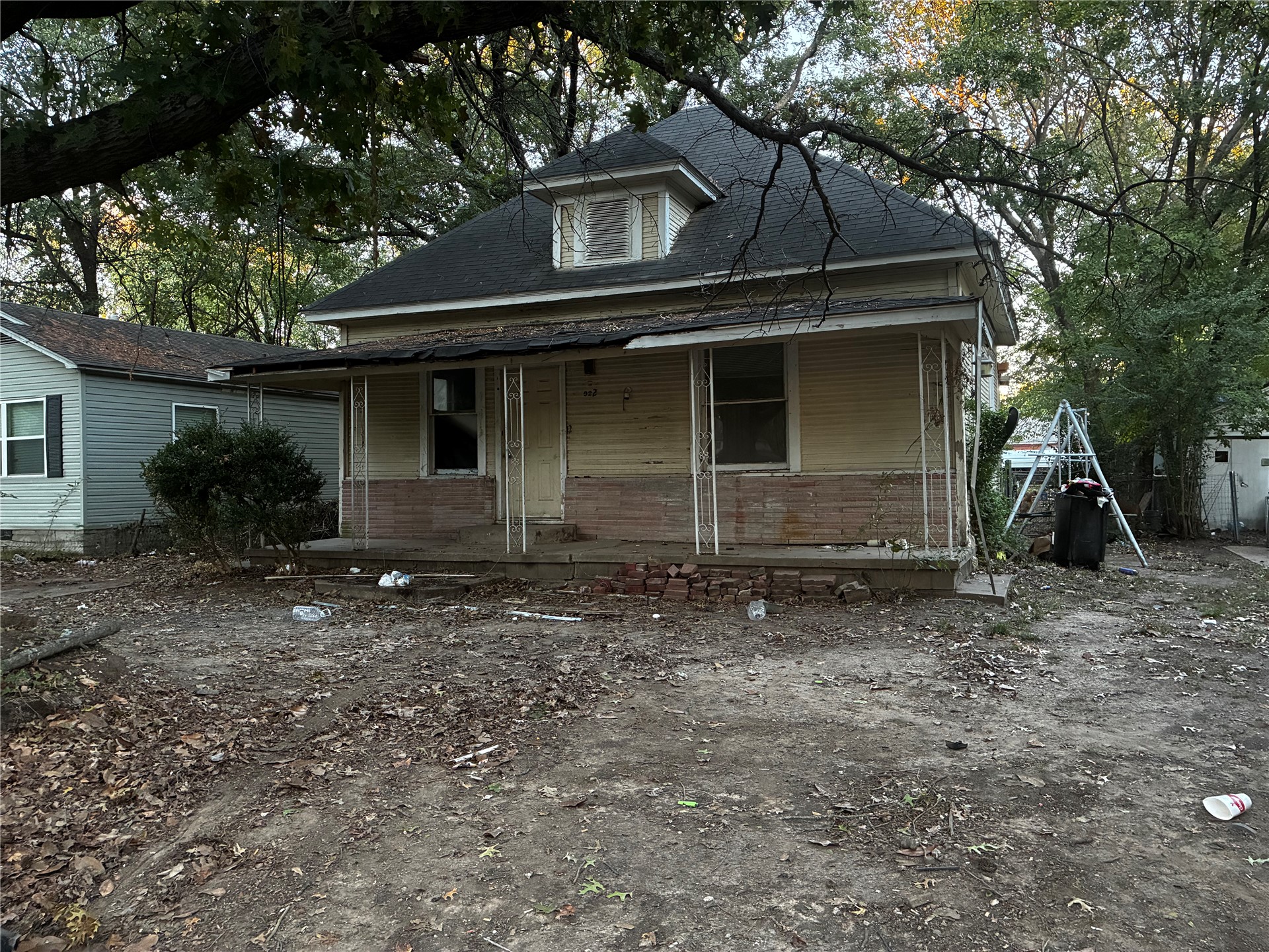 922 Creek Street — photo