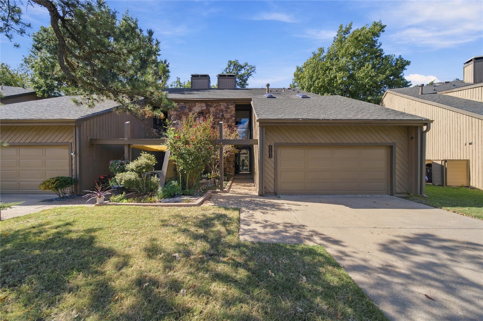 6006 S Atlanta Court Unit 2 — photo