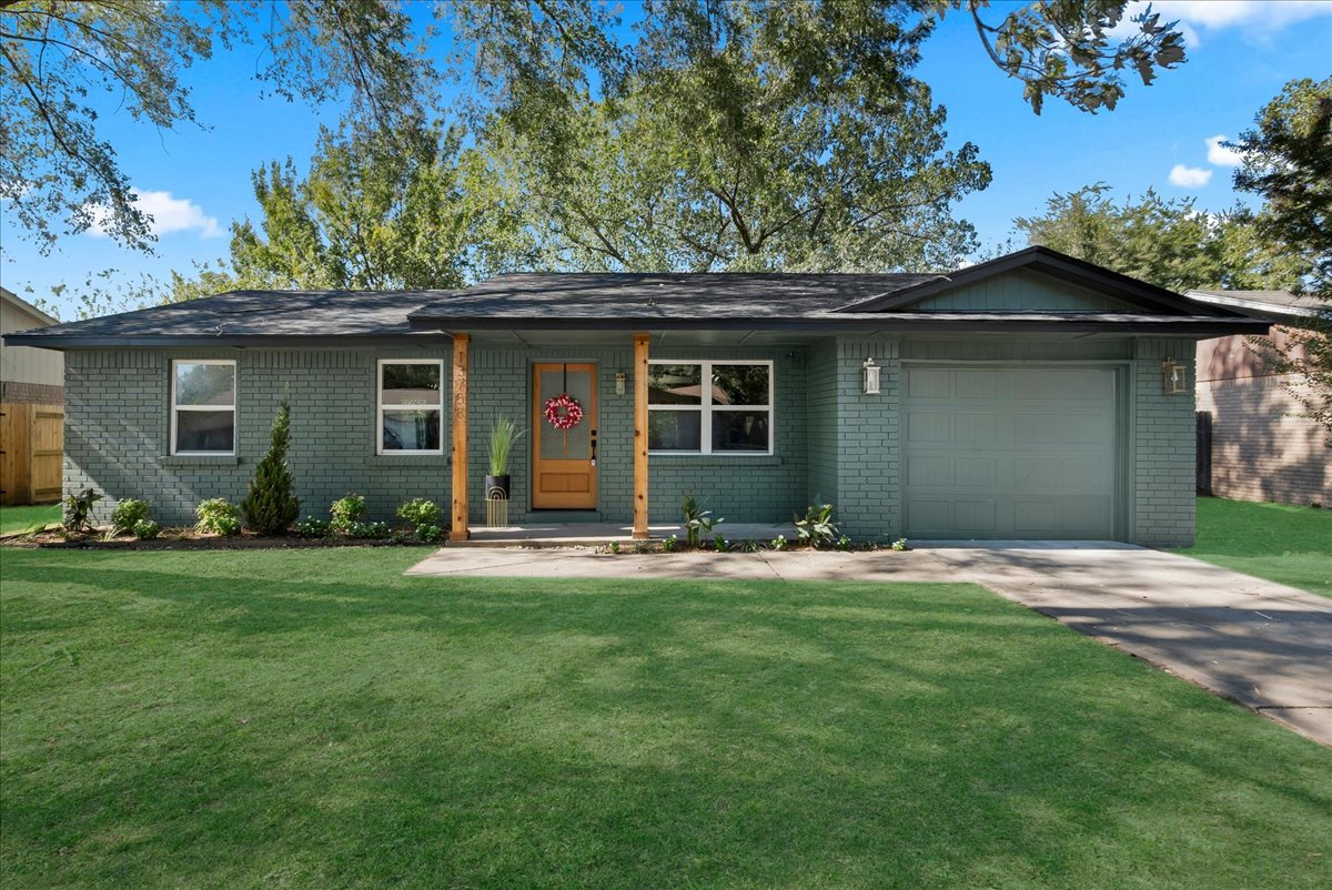 13758 S Hickory Street — photo