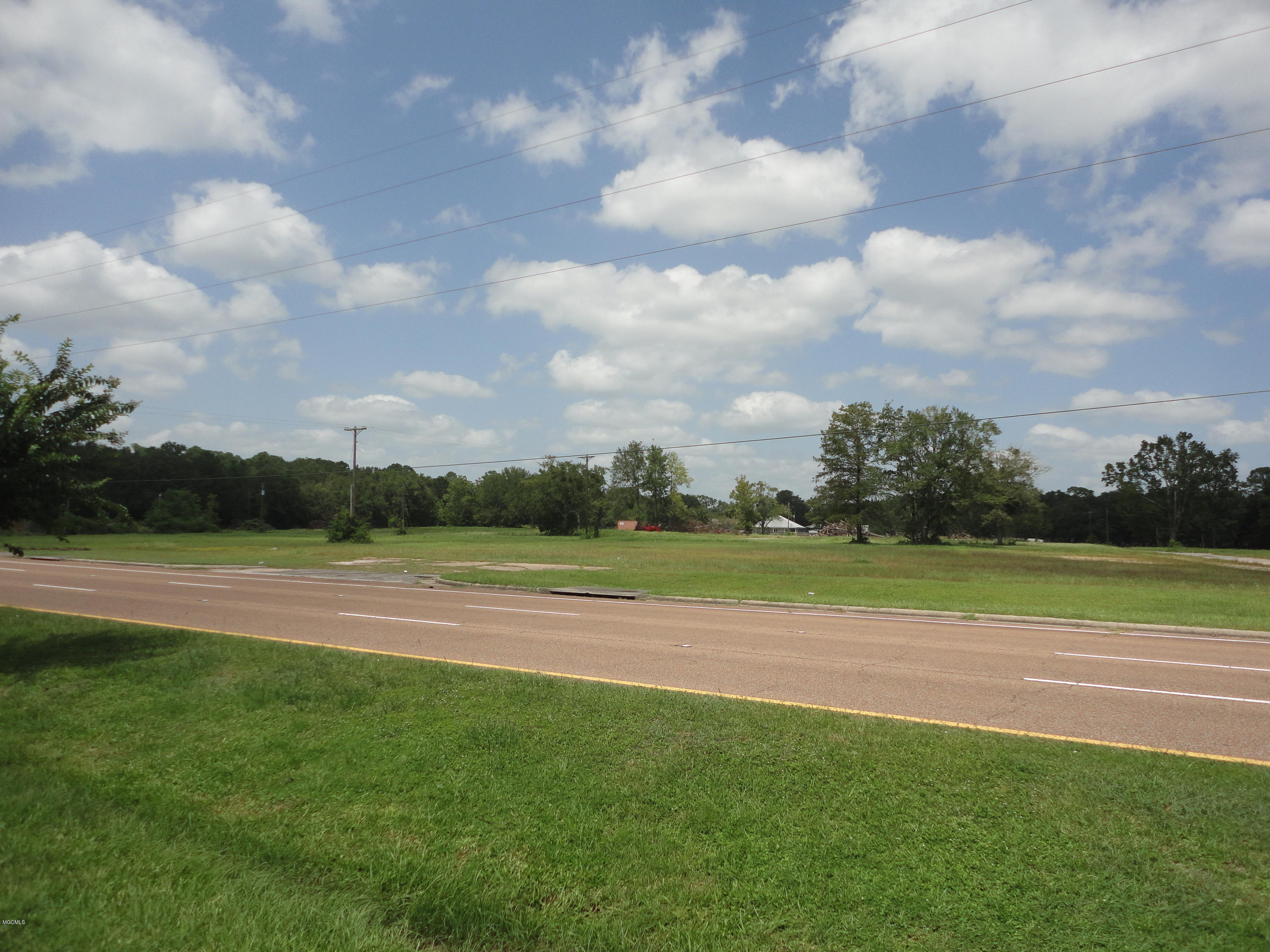 1600 Highway 90 — photo