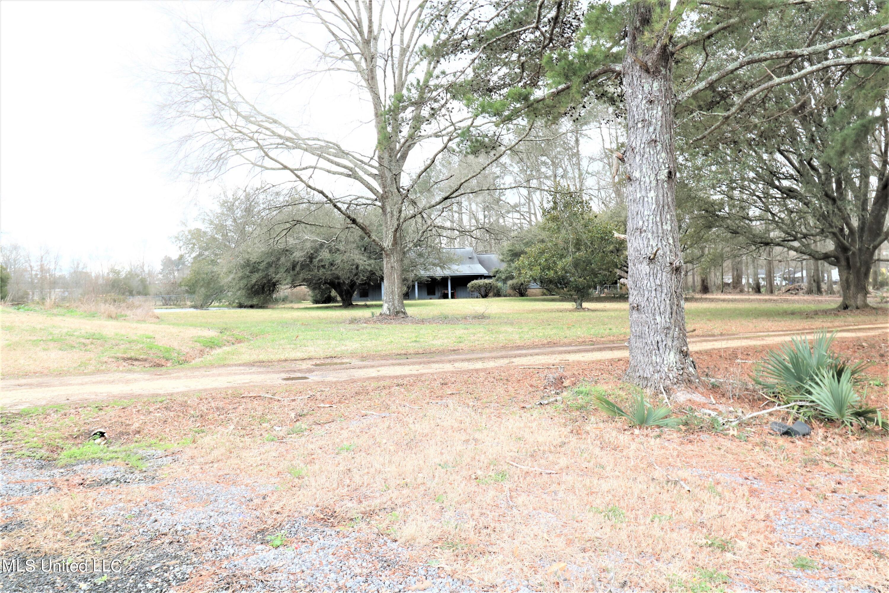 2225 Highway 471 — photo