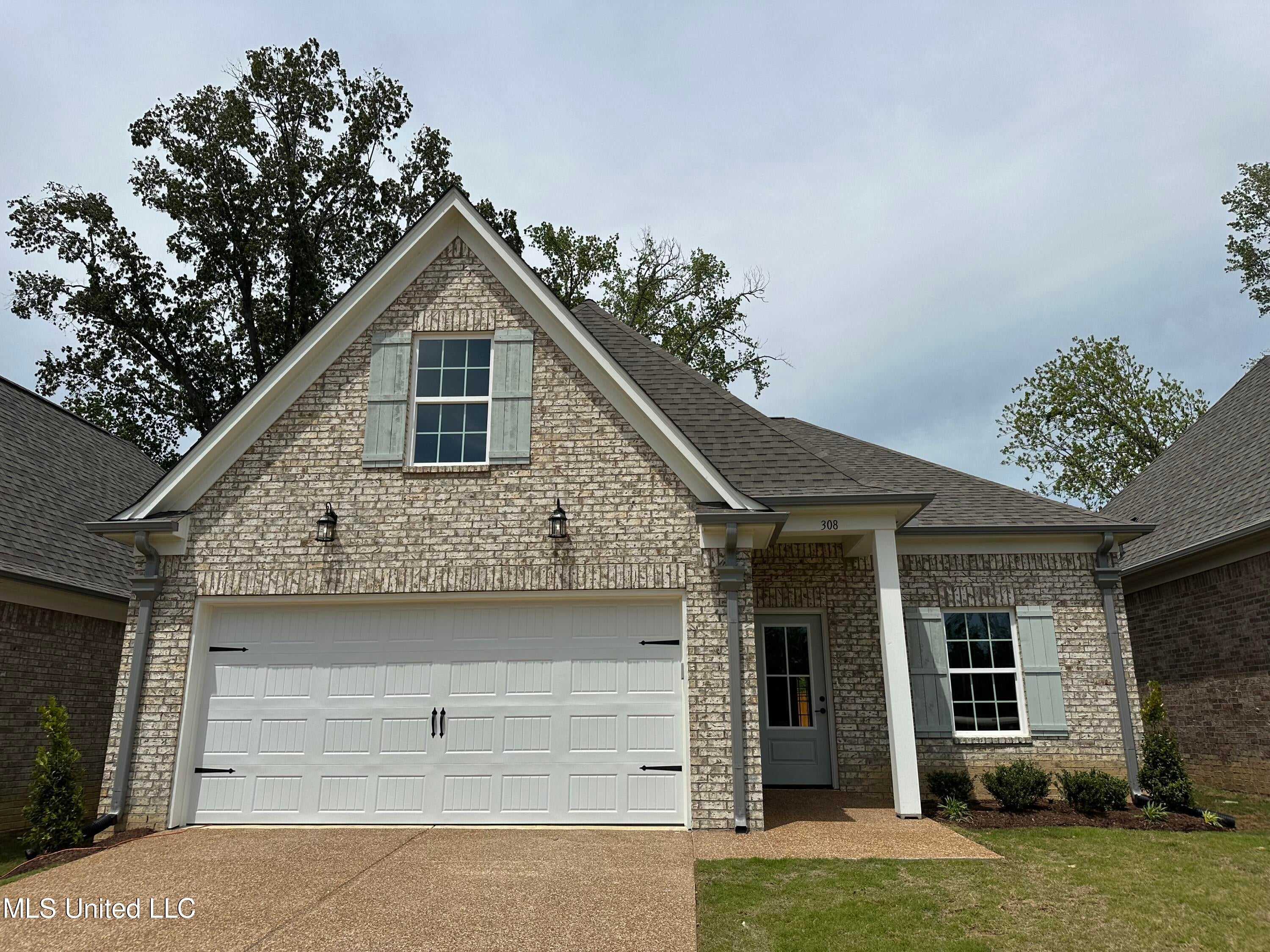 308 Flower Garden Drive Drive — photo