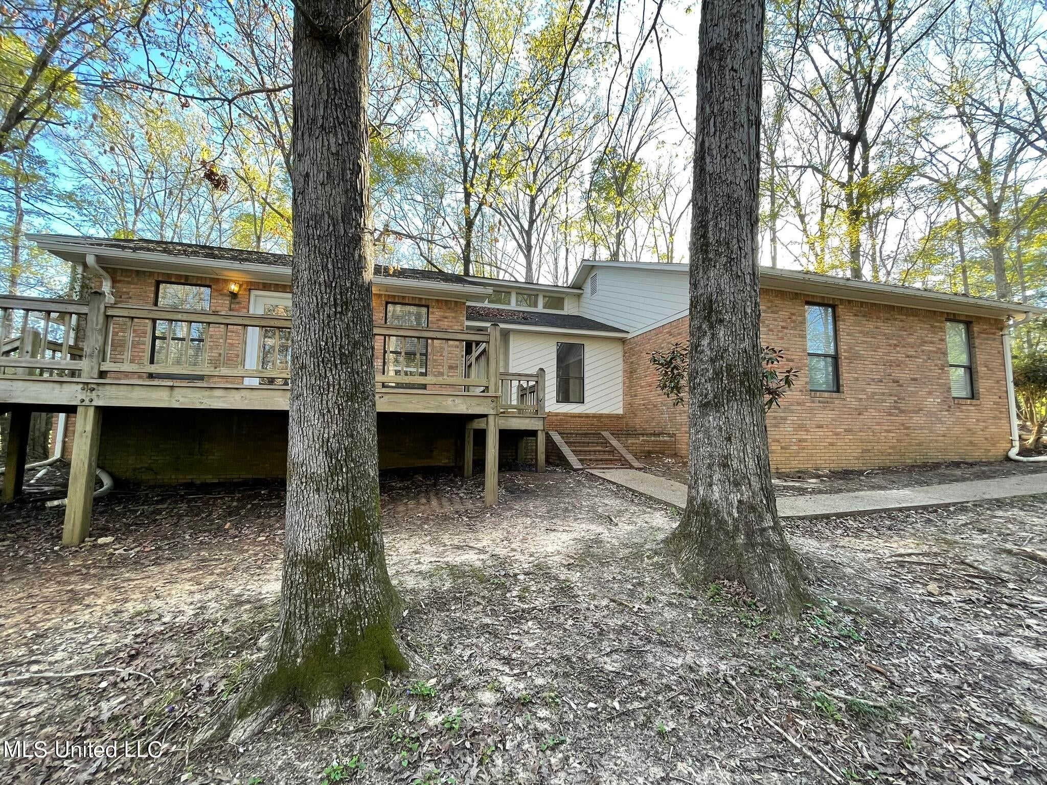 384 Ponta Hills Road — photo