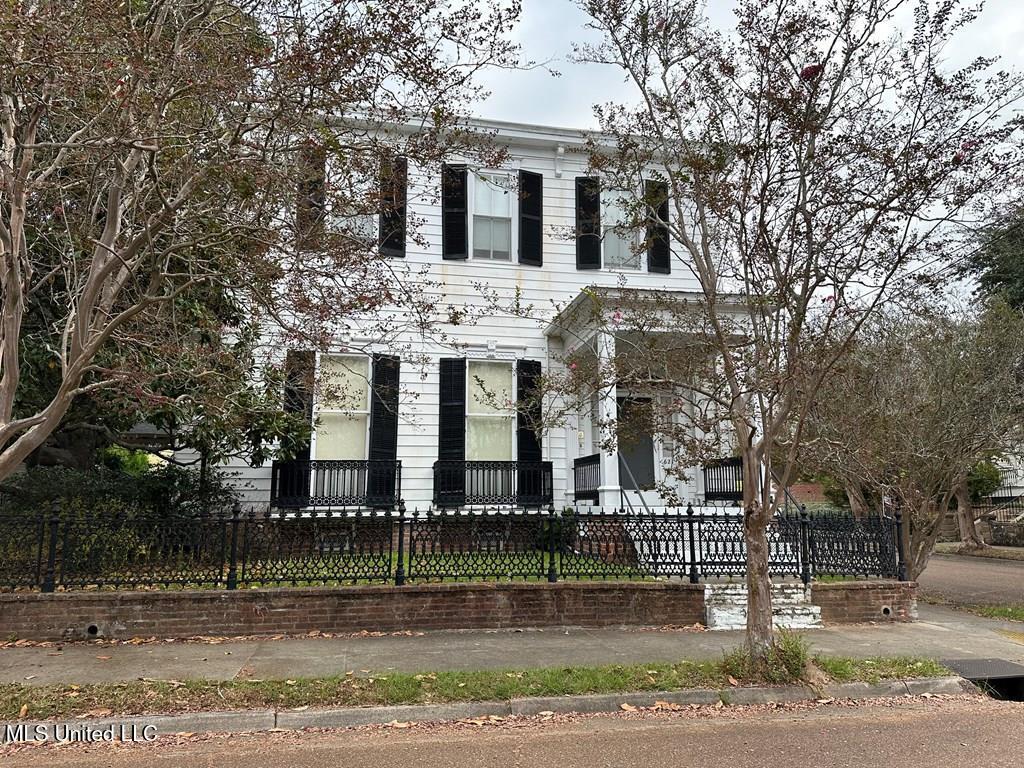 621 Washington Street — photo