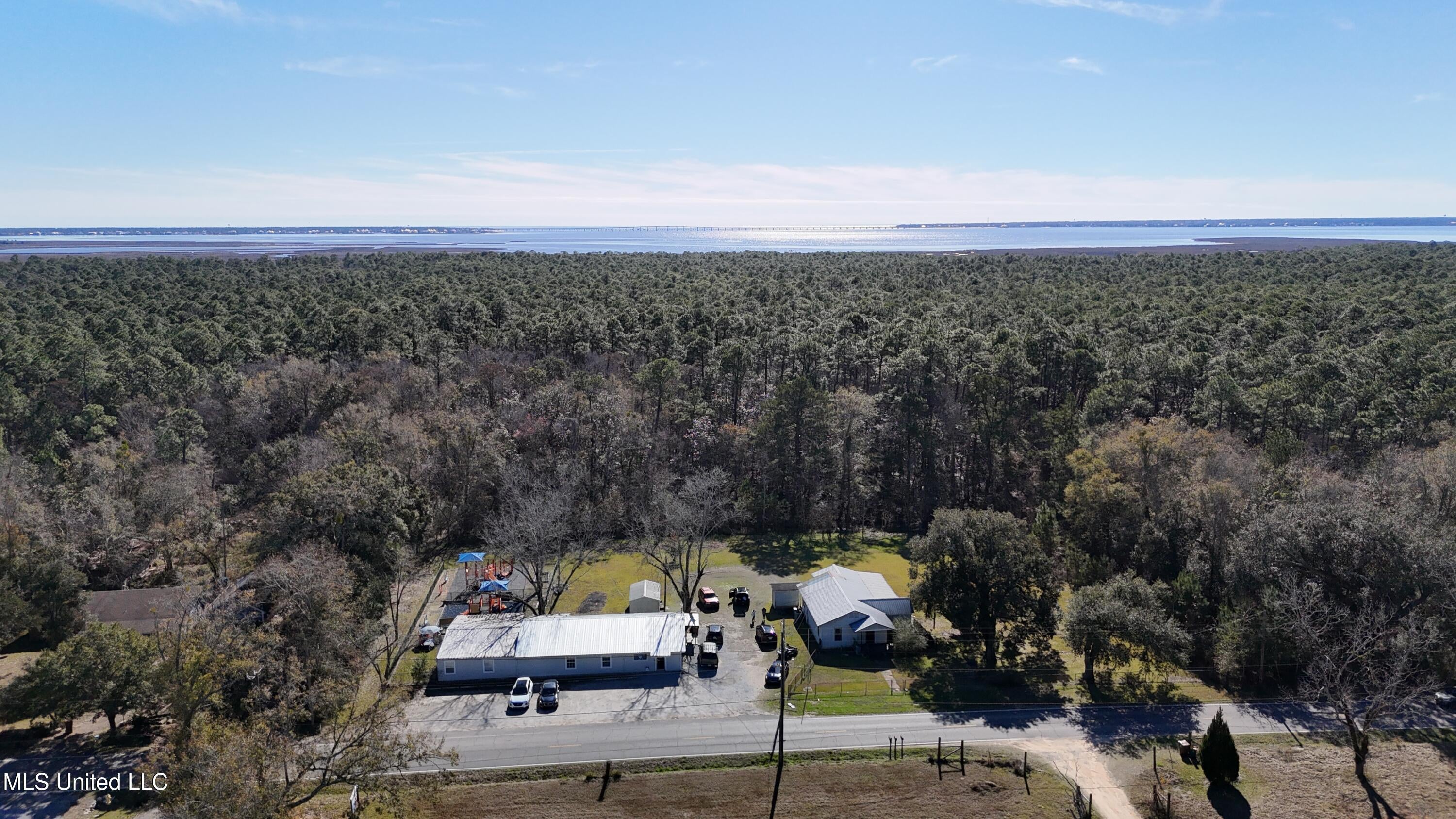 7041/7047 Kiln Delisle Road — photo