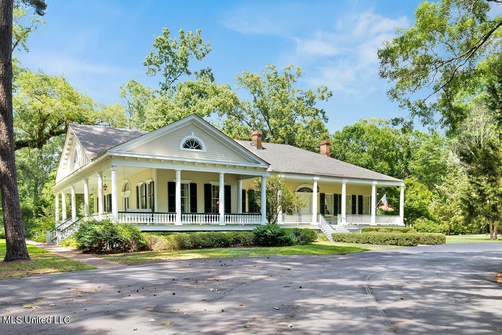 551 John R Junkin Drive — photo