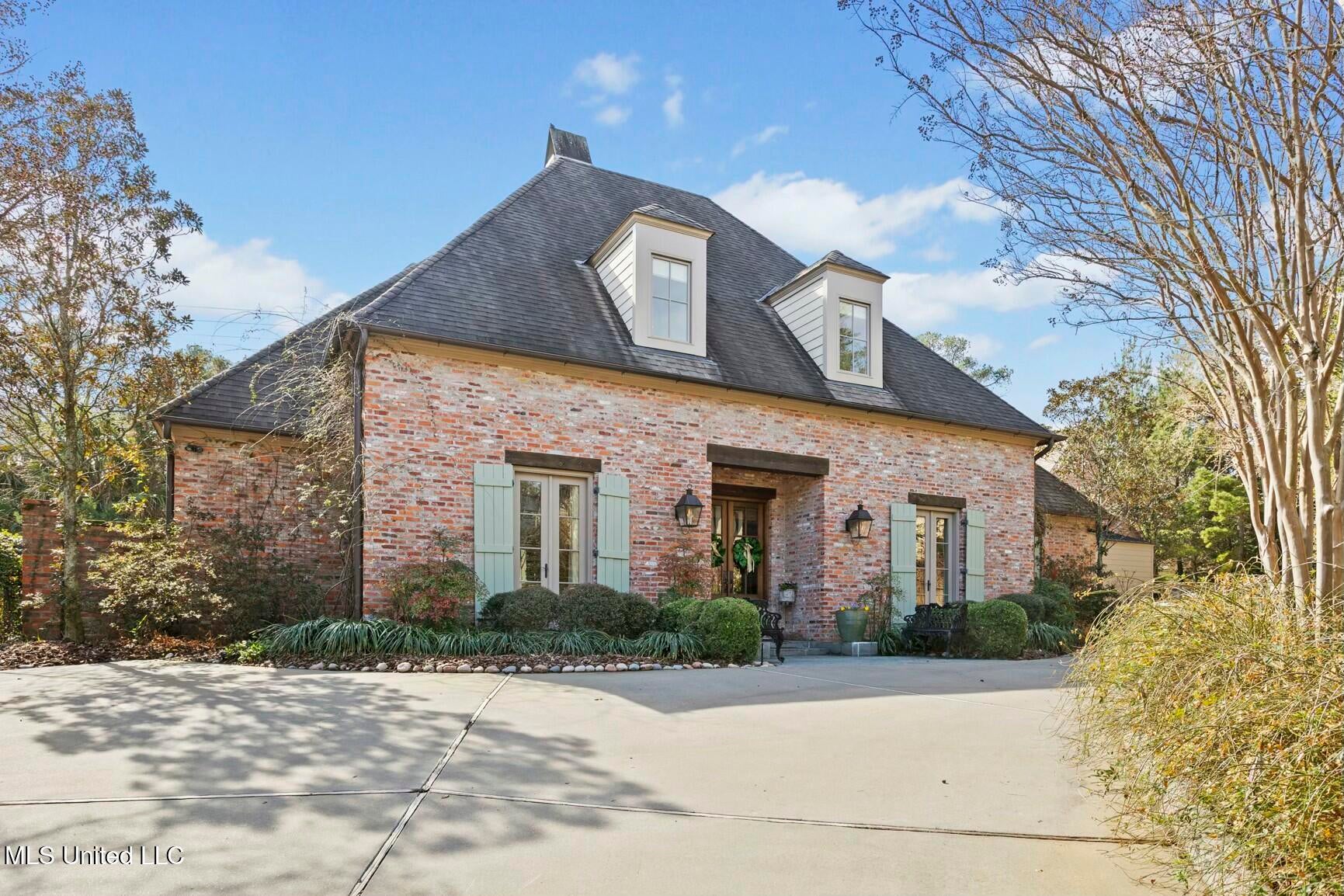 5 Pecan Tree Place — photo