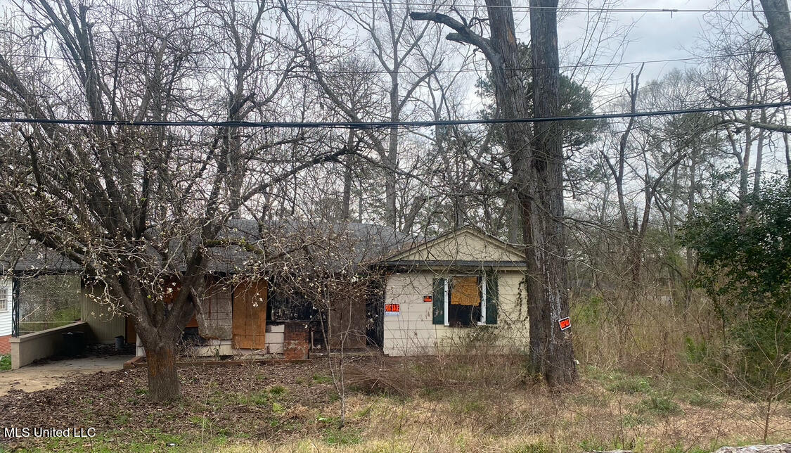 2712 Hillside Drive — photo