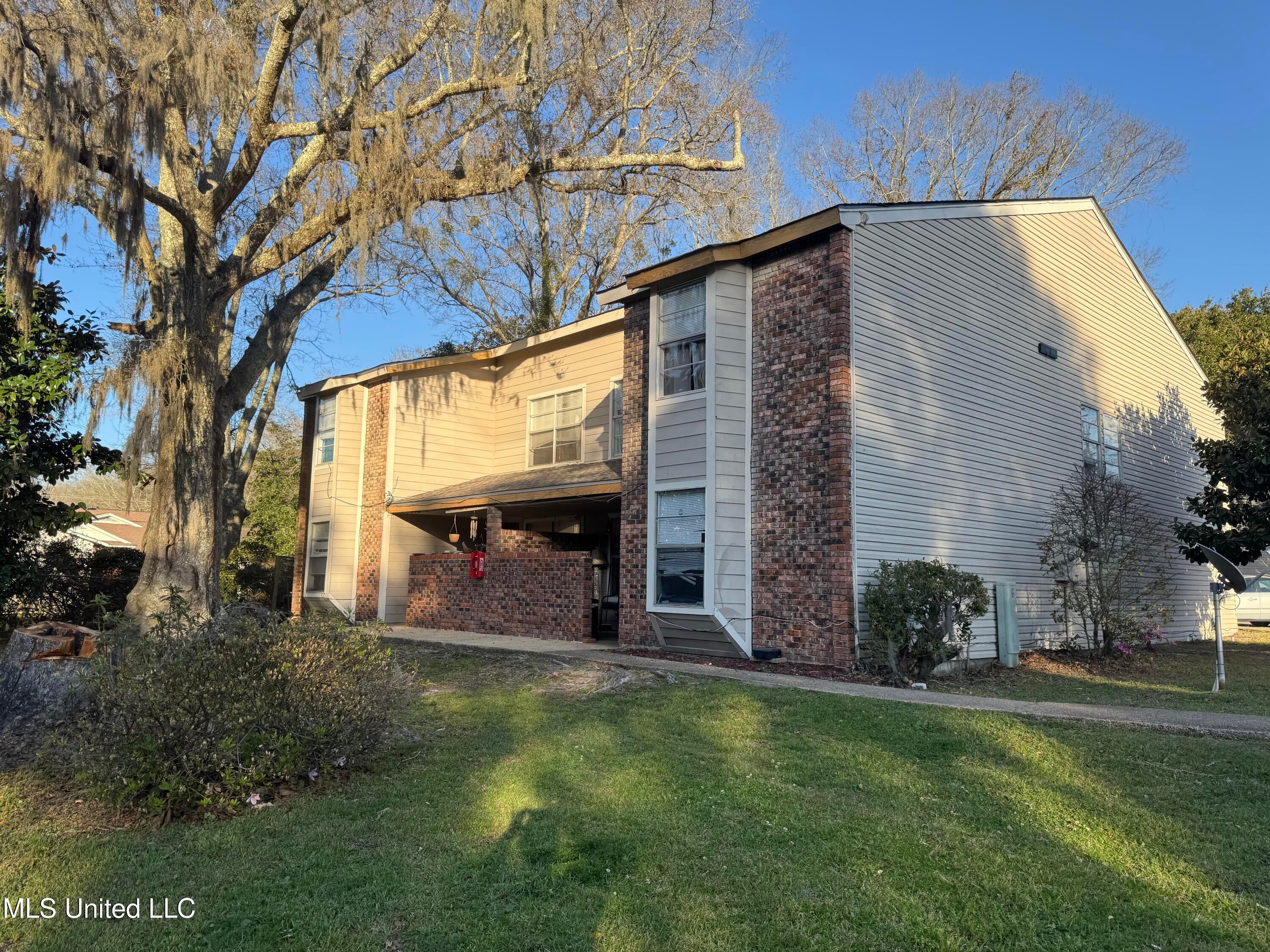 2804 Dubarry Drive — photo