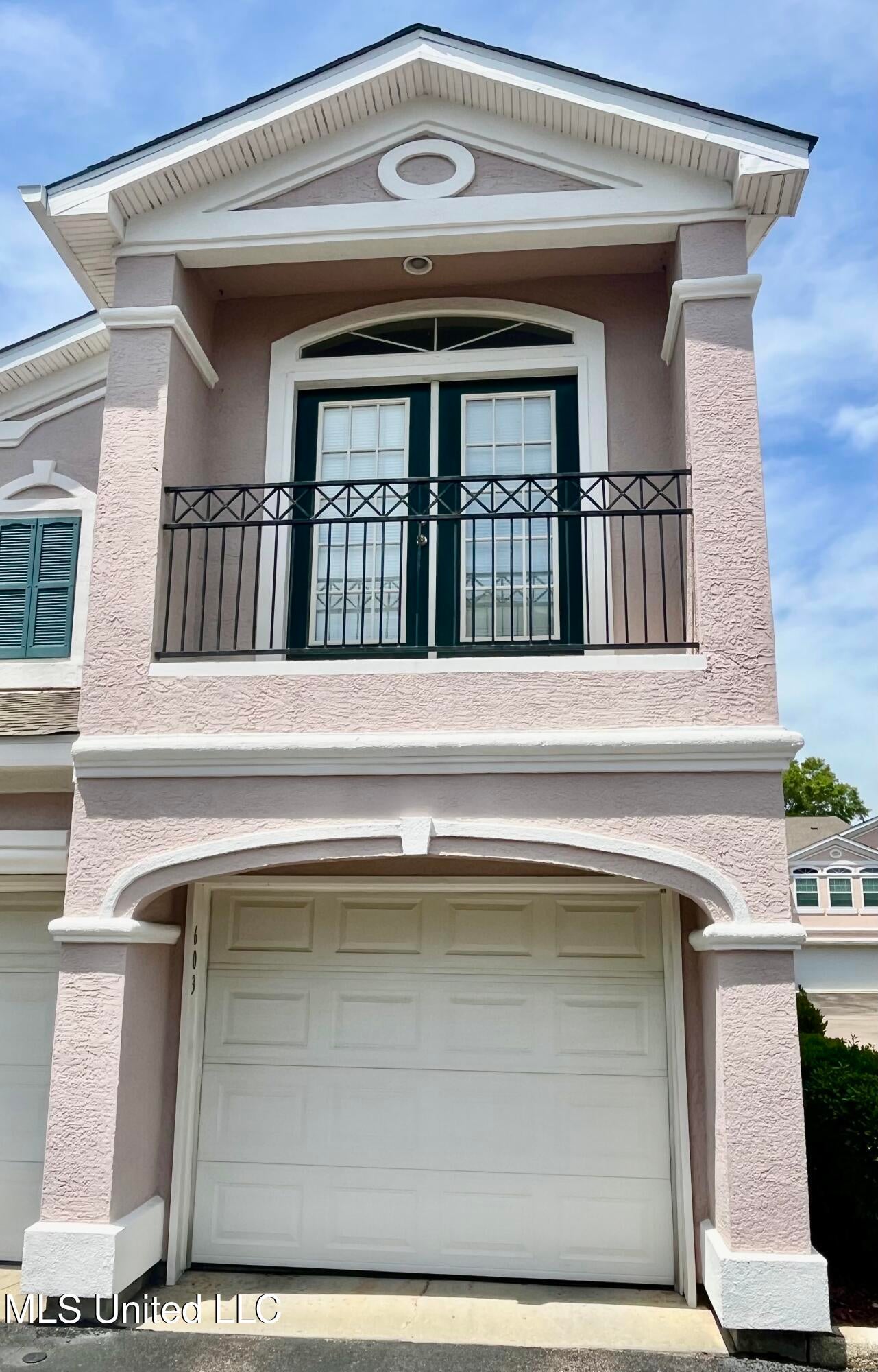 2252 Beach Drive — photo