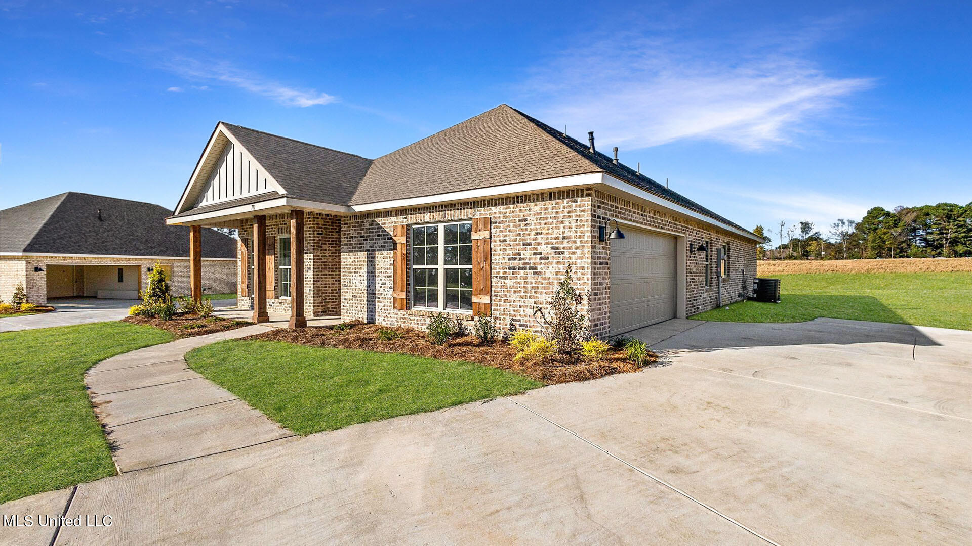 710 Honeysuckle Loop, Canton, MS 39046 — photo 2
