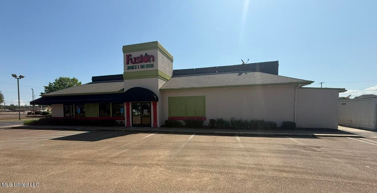 1002 Treetops Boulevard — photo