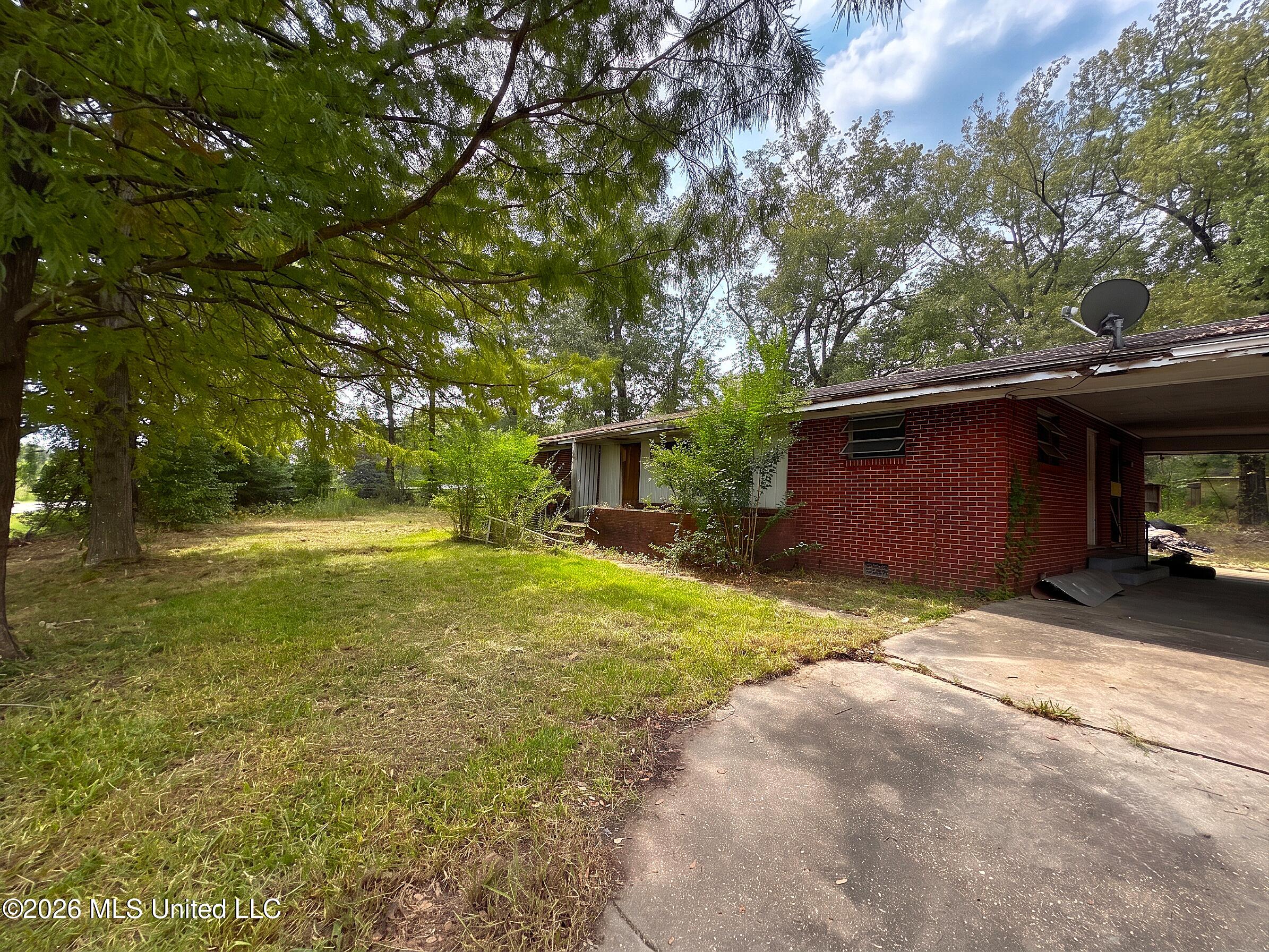 5103 Robinson Road — photo