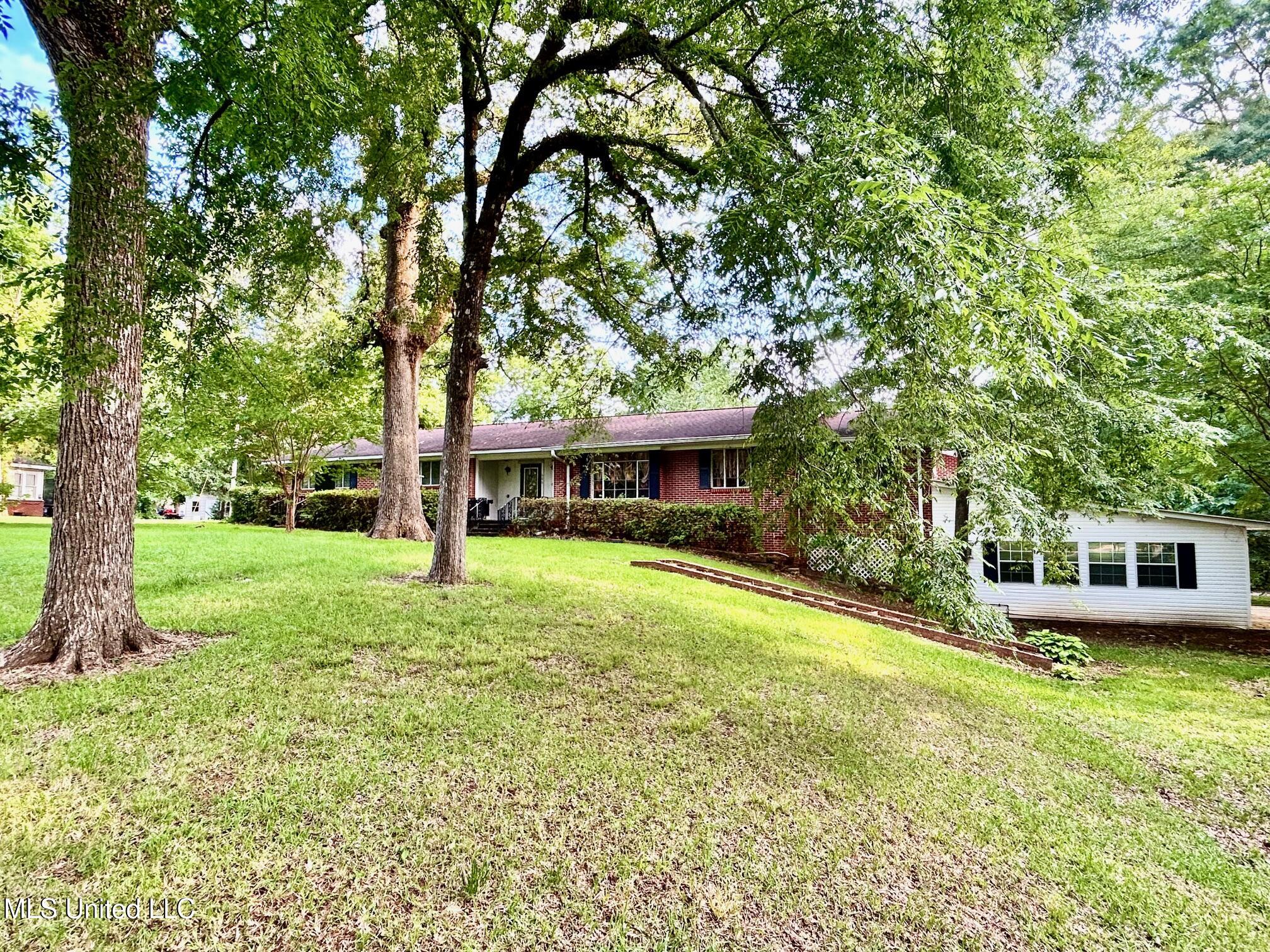 606 E Jackson Road — photo