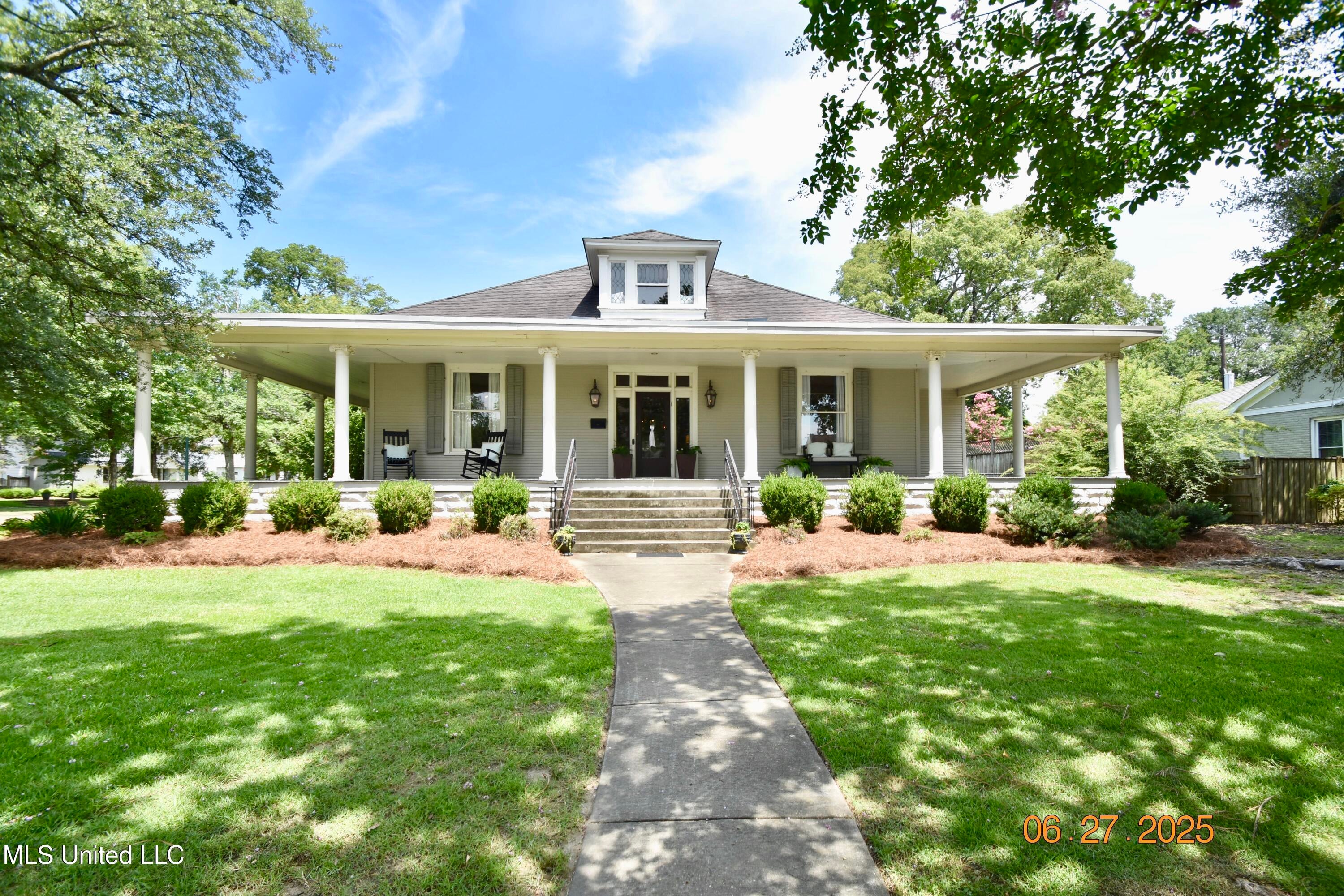 101 E President Avenue — photo