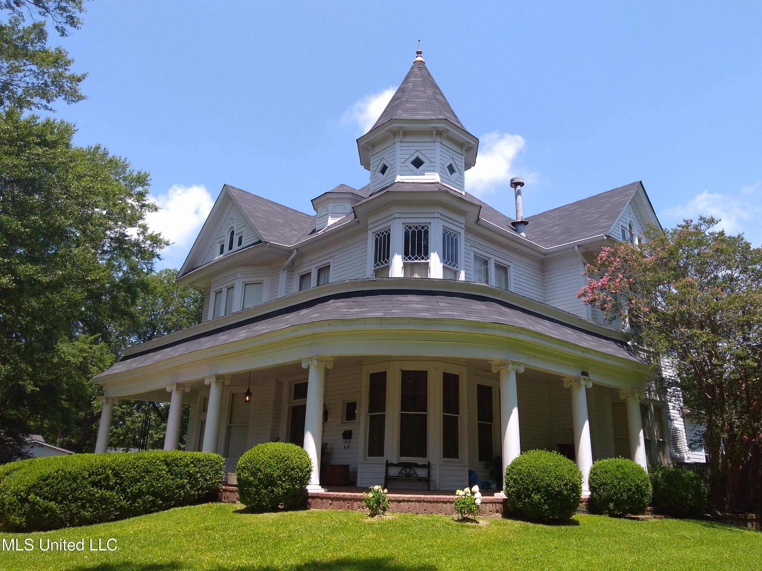 207 E Percy Street — photo