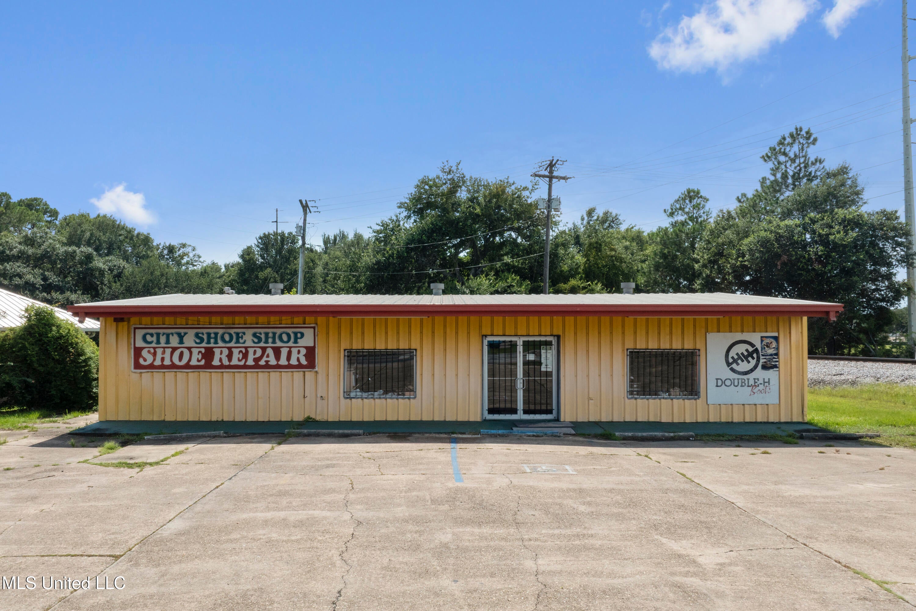 3717 Hospital Road — photo