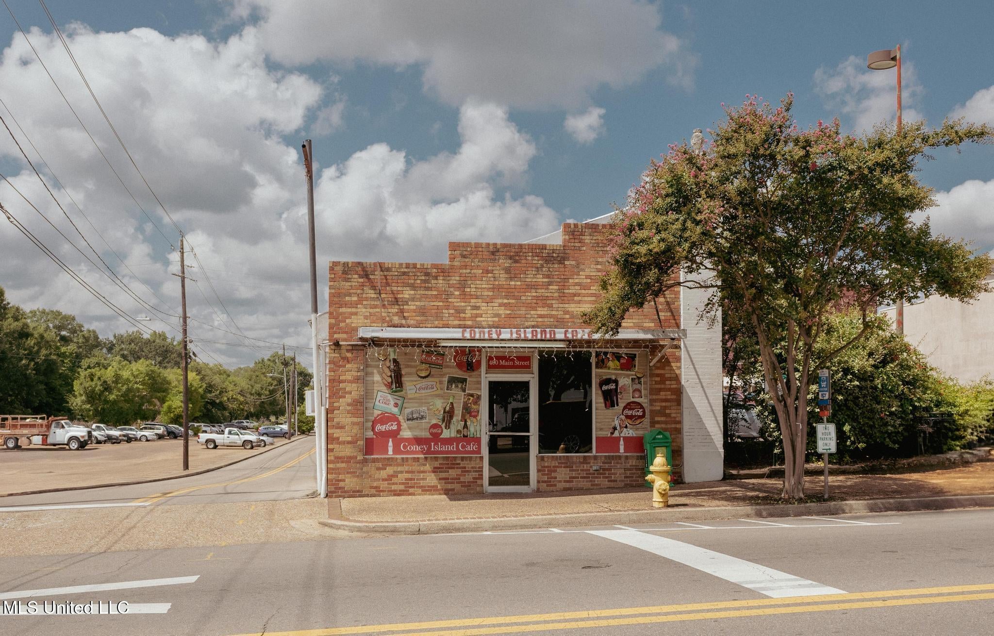 400 Main Street — photo