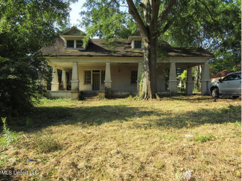 1655 Saint Charles Street — photo