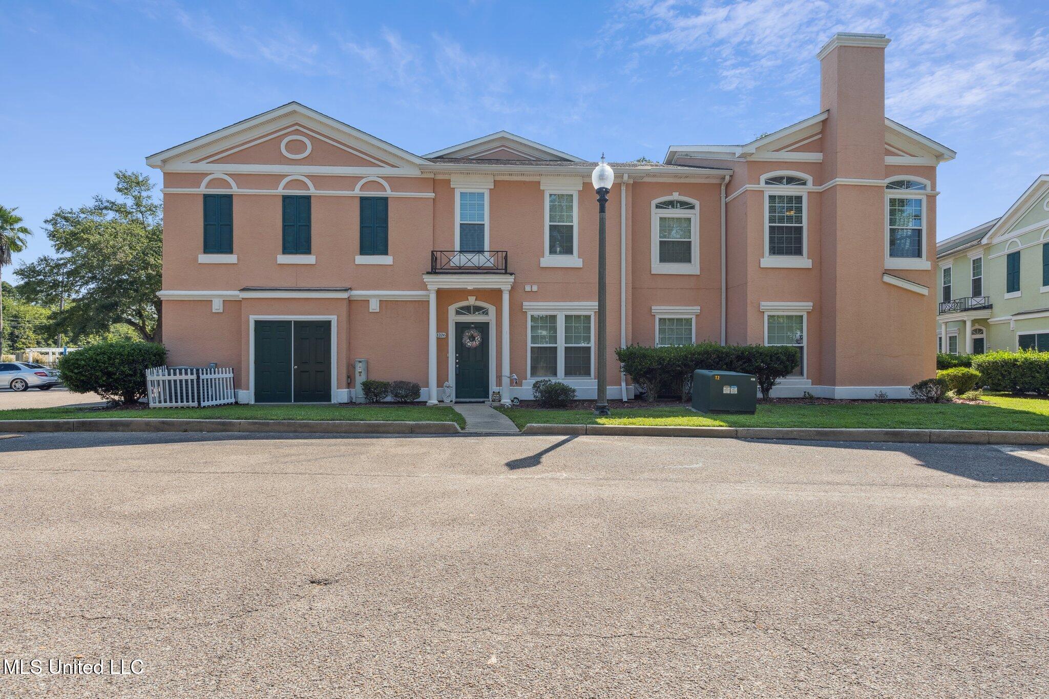 2252 Beach Drive — photo