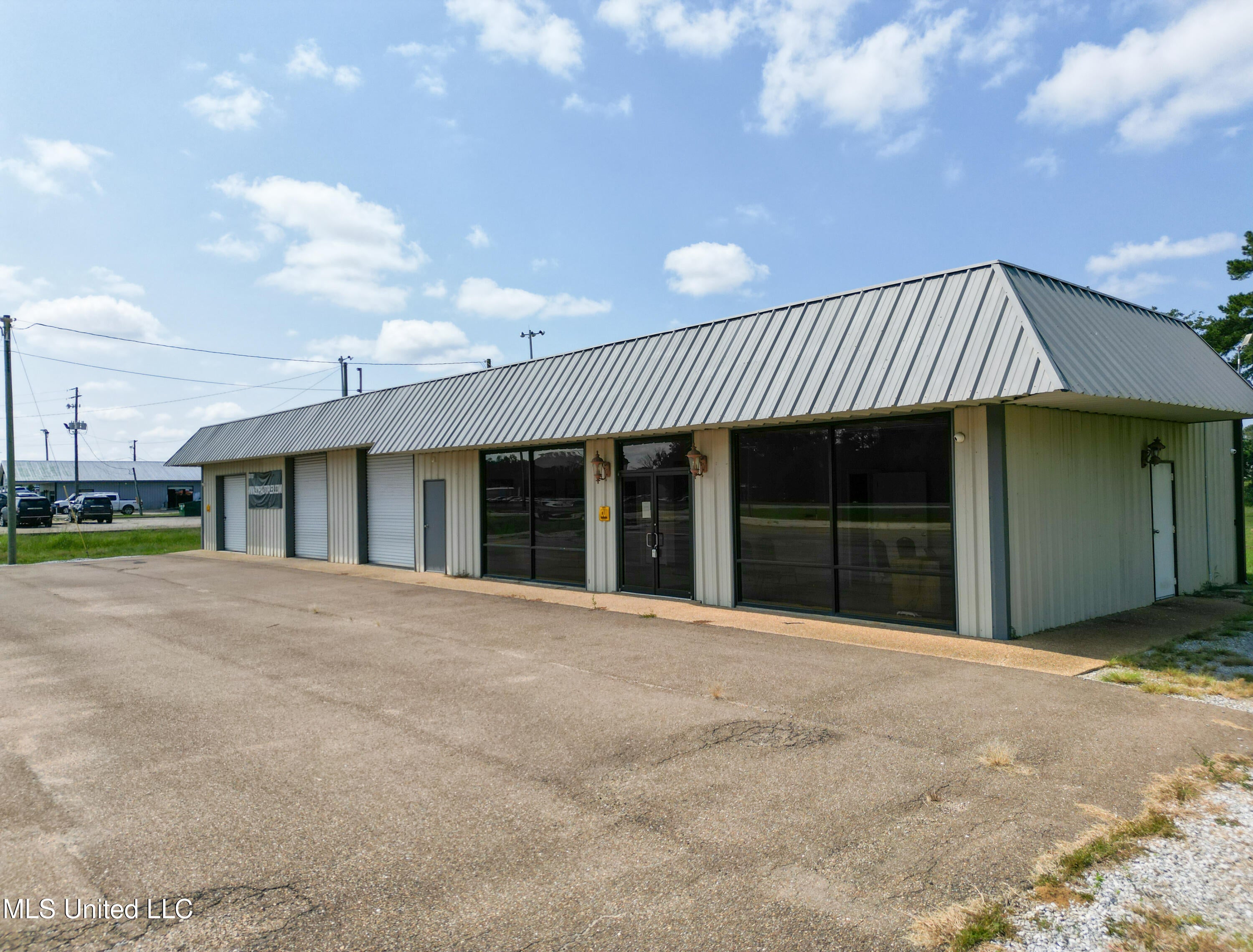 817 Highway 35 — photo