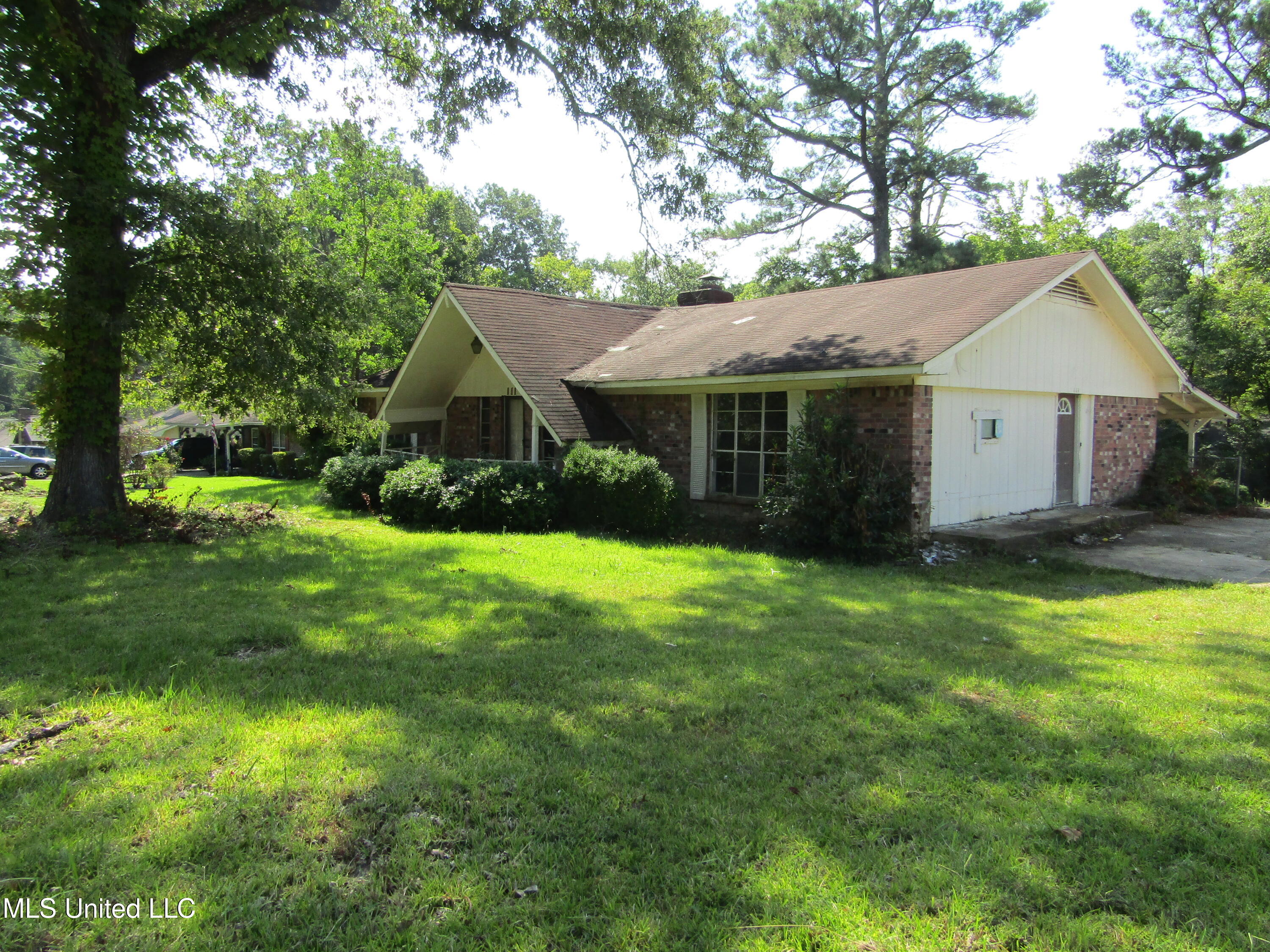 111 Glenstone Circle — photo