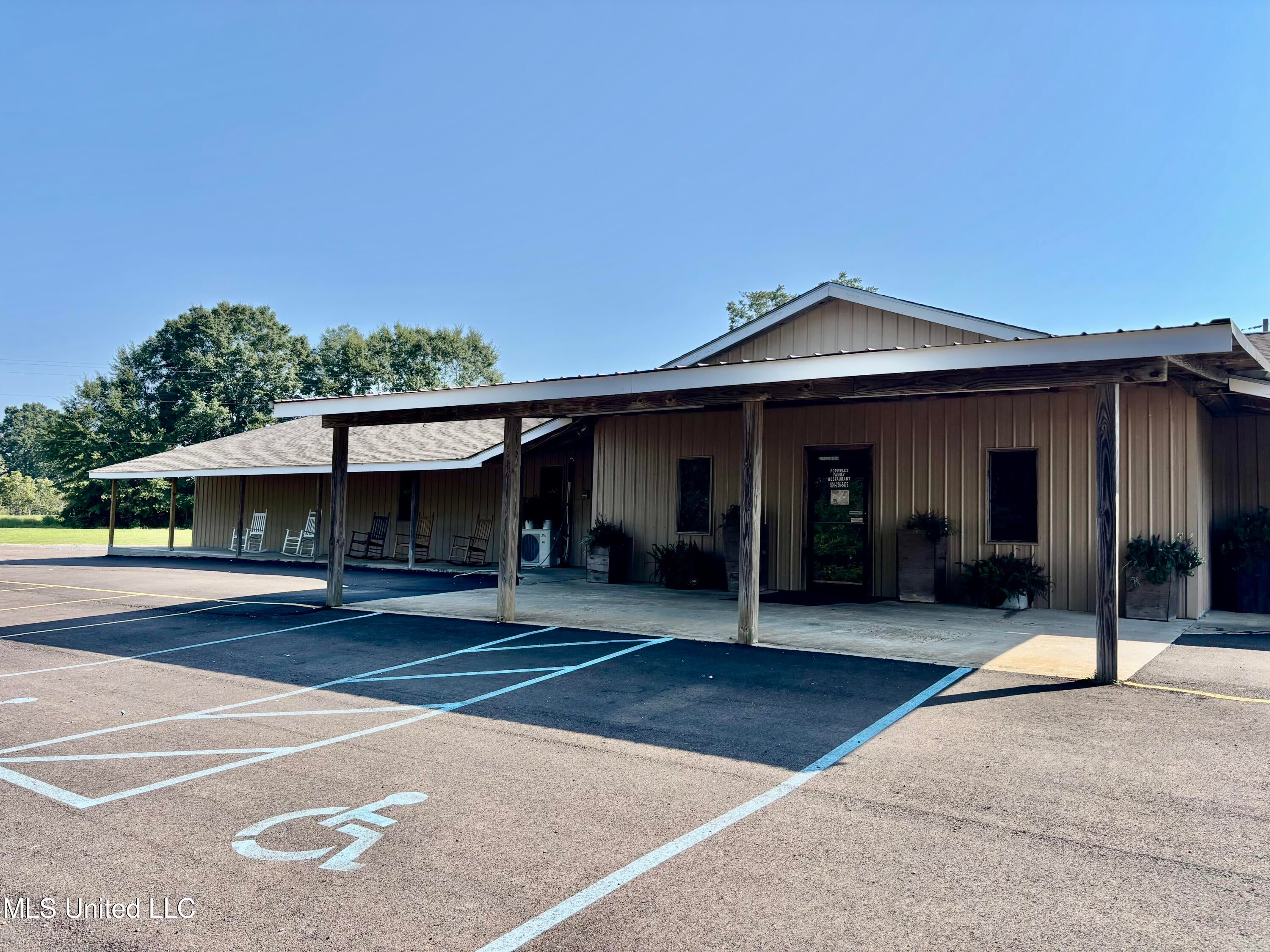 597 Hwy 98 — photo