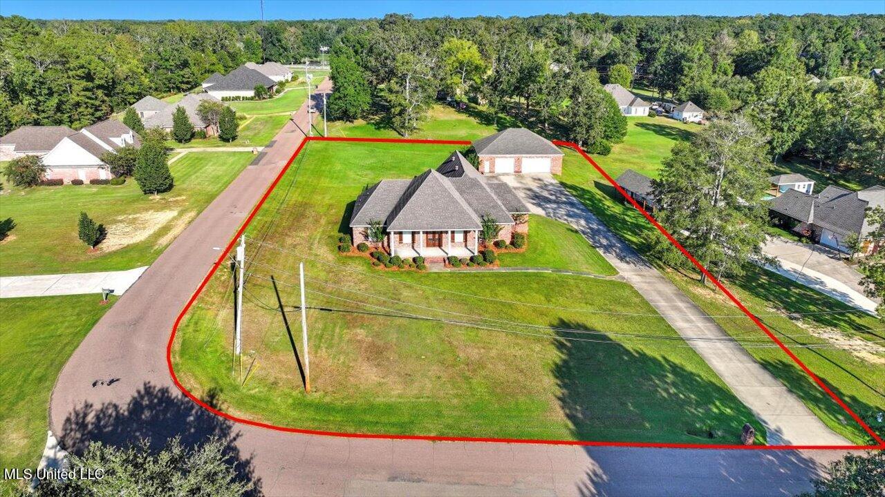 1015 Longwood Place — photo